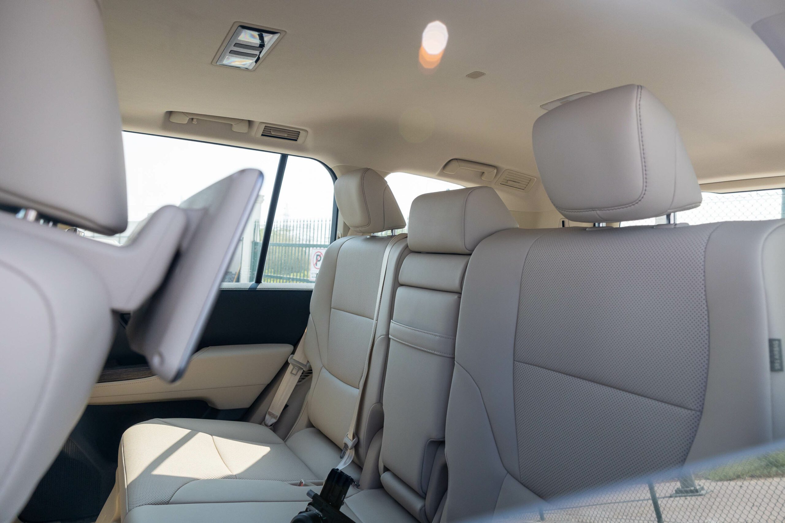 Toyota Land Cruiser VXR 300 2022 – White