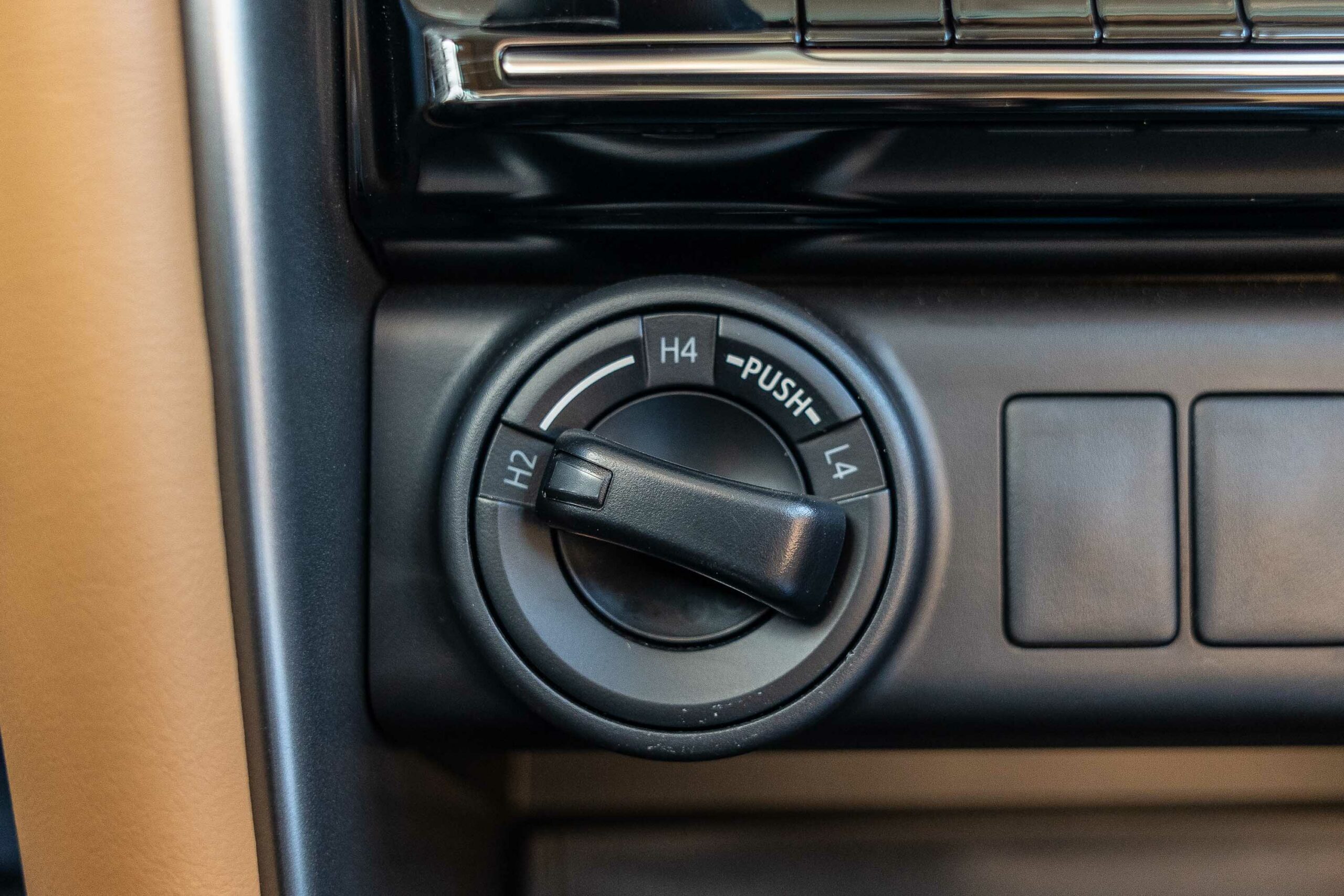 2023 Toyota Fortuner E – Black