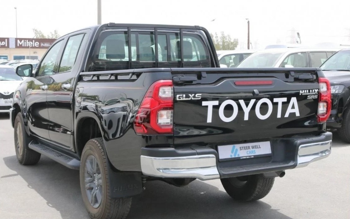 2022 Toyota Hilux GLX in Black for Sale in UAE