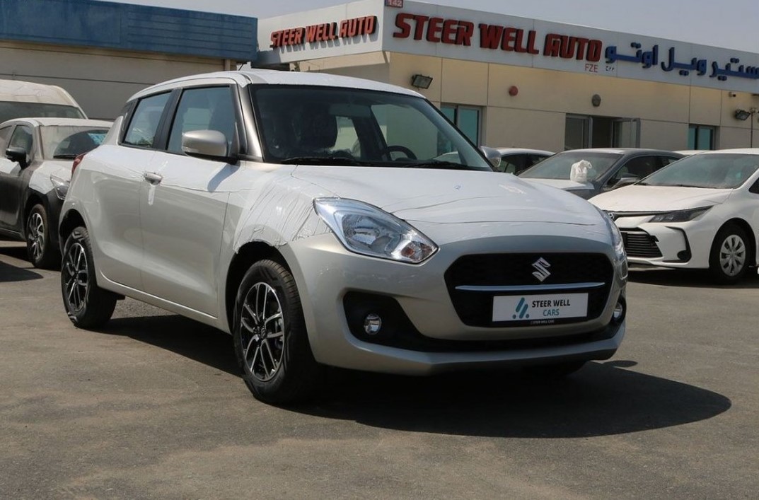 Suzuki Swift GLX 2024 – Silver