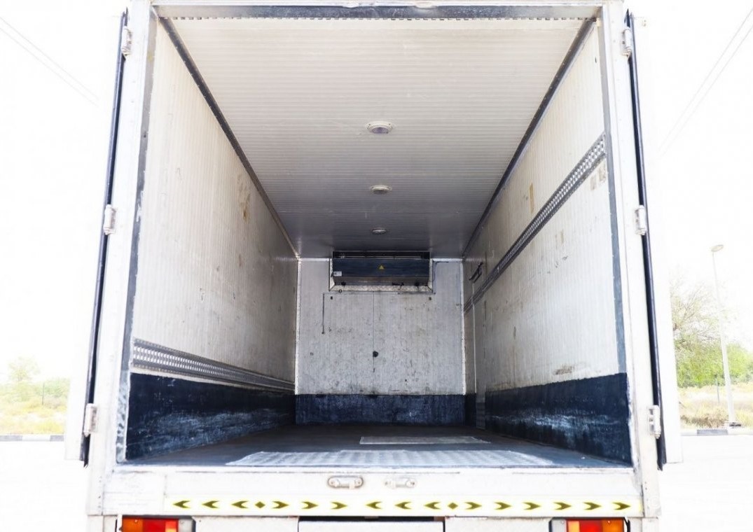 2014 Mitsubishi Fuso Freezer Box For Sale In UAE