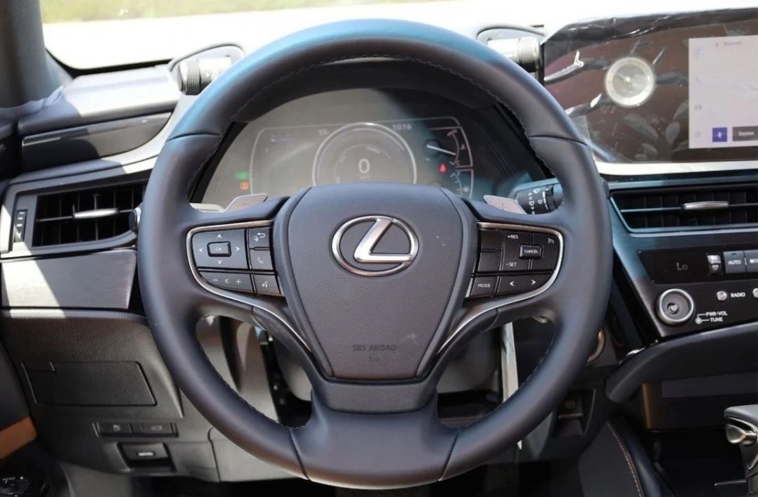 Lexus ES300 For Sale In UAE