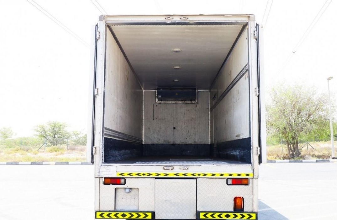 2014 Mitsubishi Fuso Freezer Box For Sale In UAE