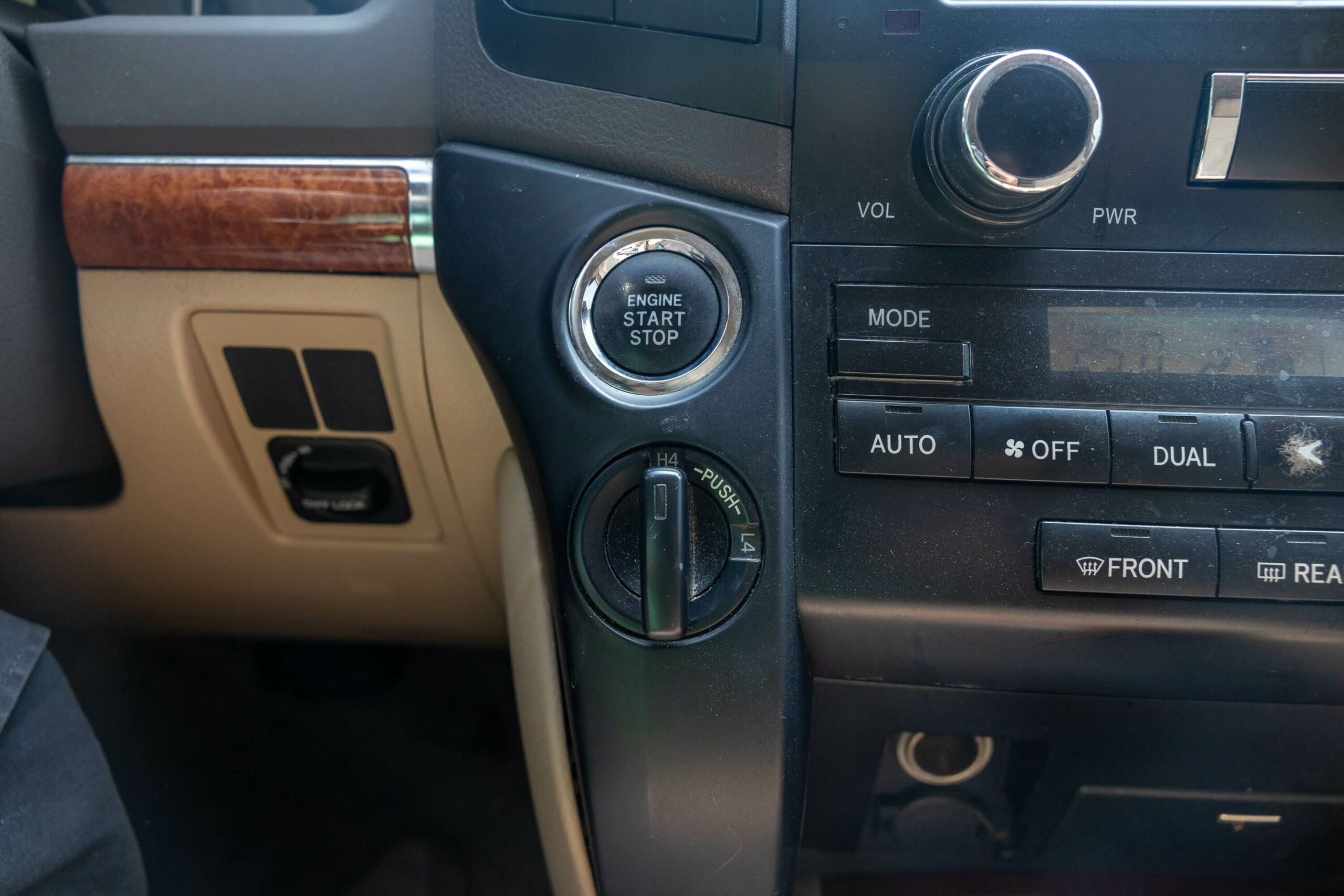 Toyota Land Cruiser 2013 – White