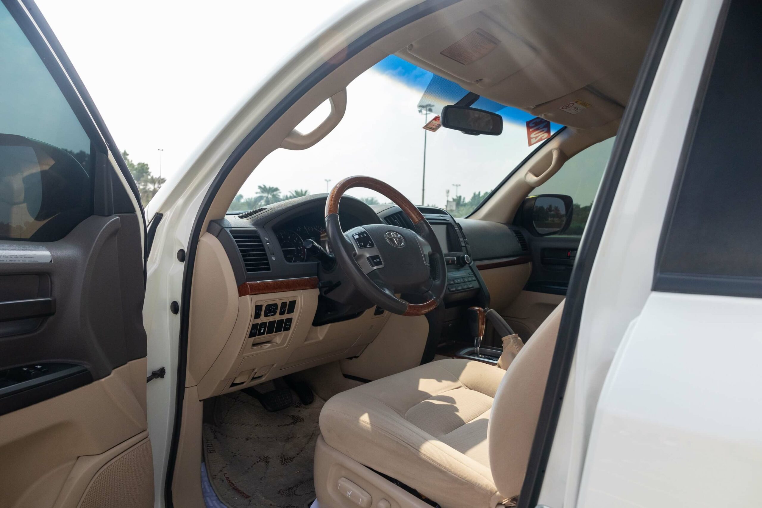 Toyota Land Cruiser for Sale In UAE