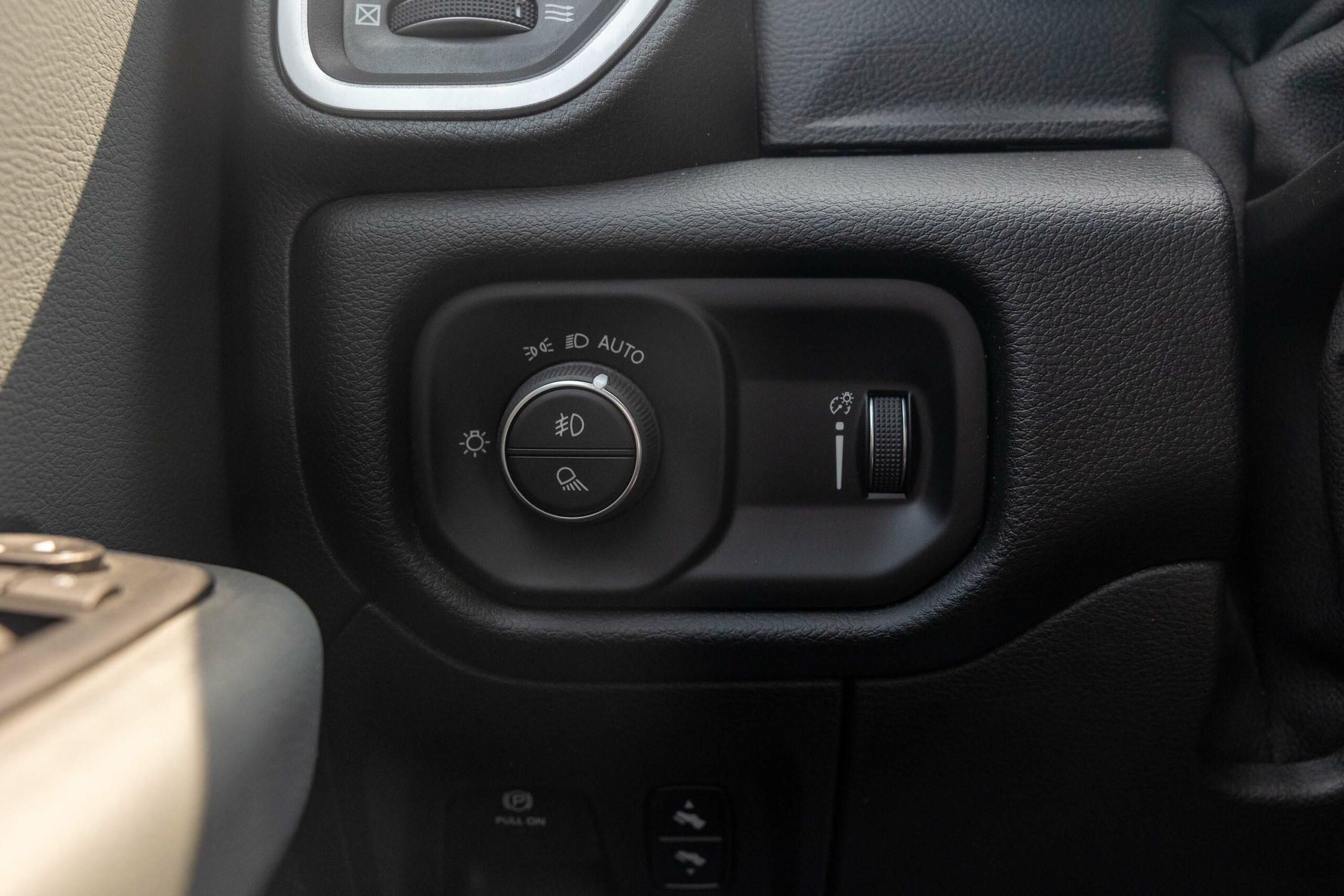 Dodge Ram Big Horn 2022 – Red