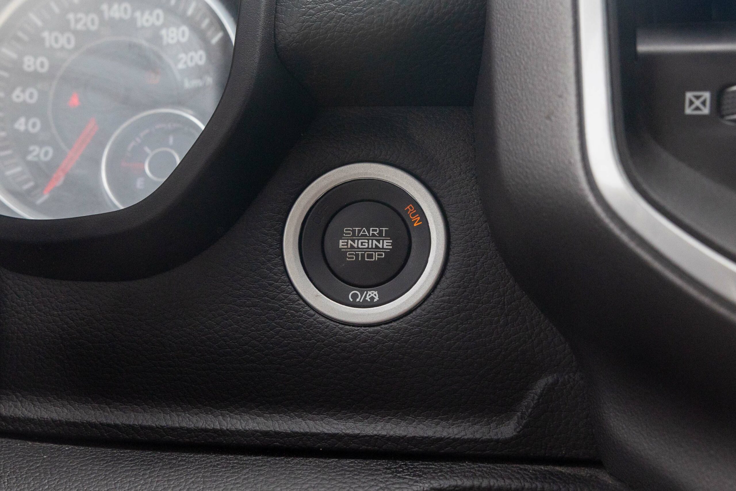 Dodge Ram Big Horn 2022 – Red