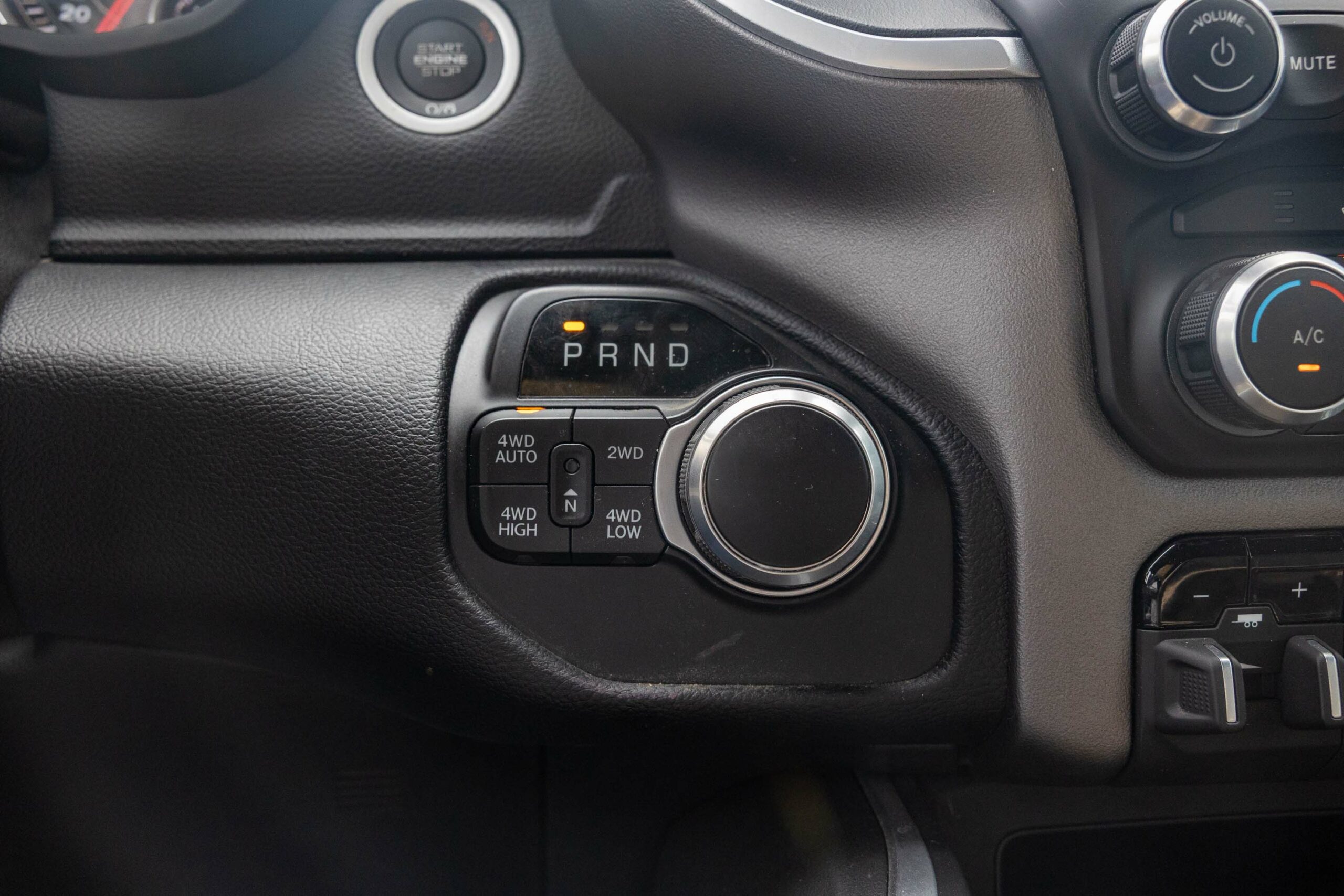 Dodge Ram Big Horn 2022 – Red