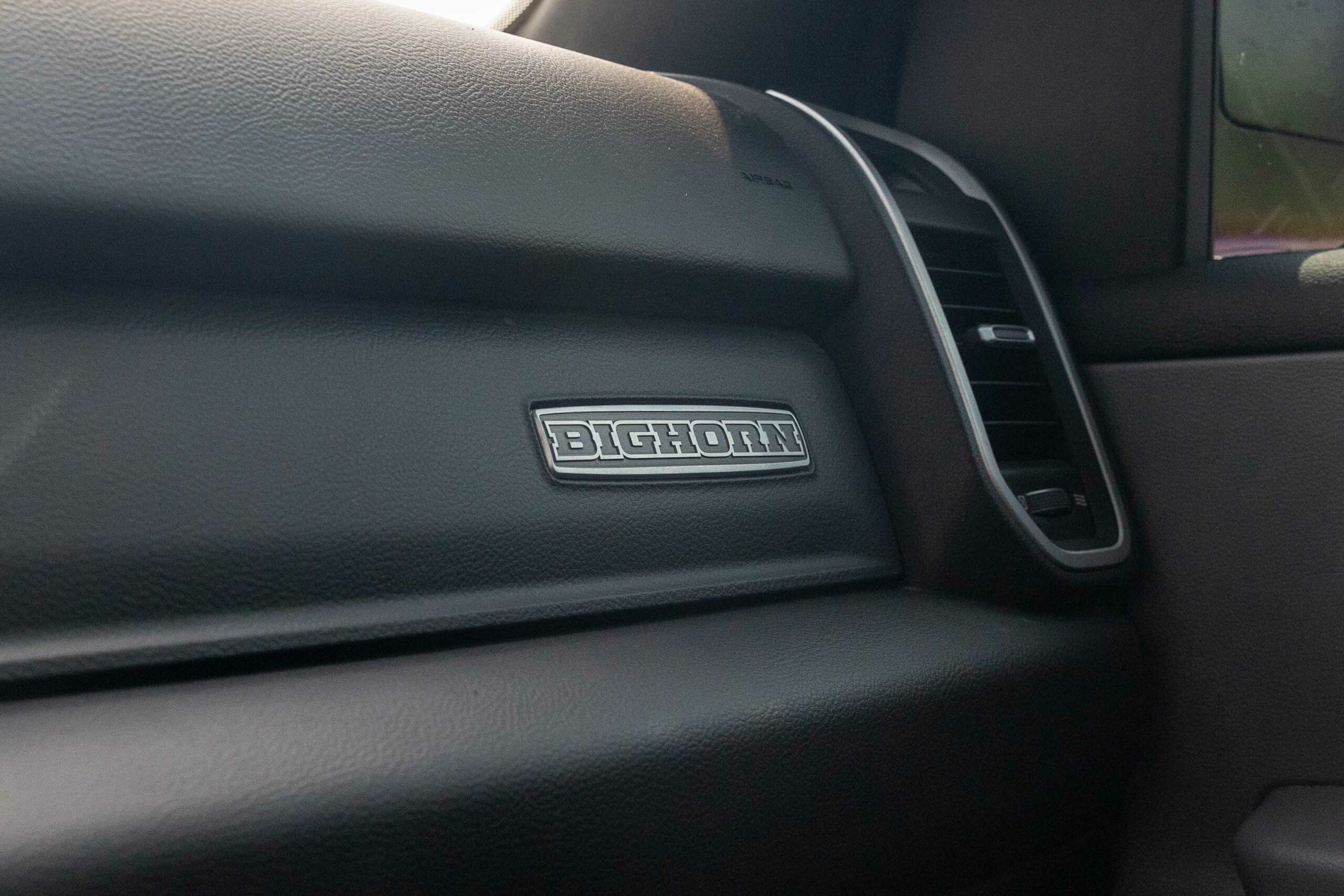 Dodge Ram Big Horn 2022 – Red