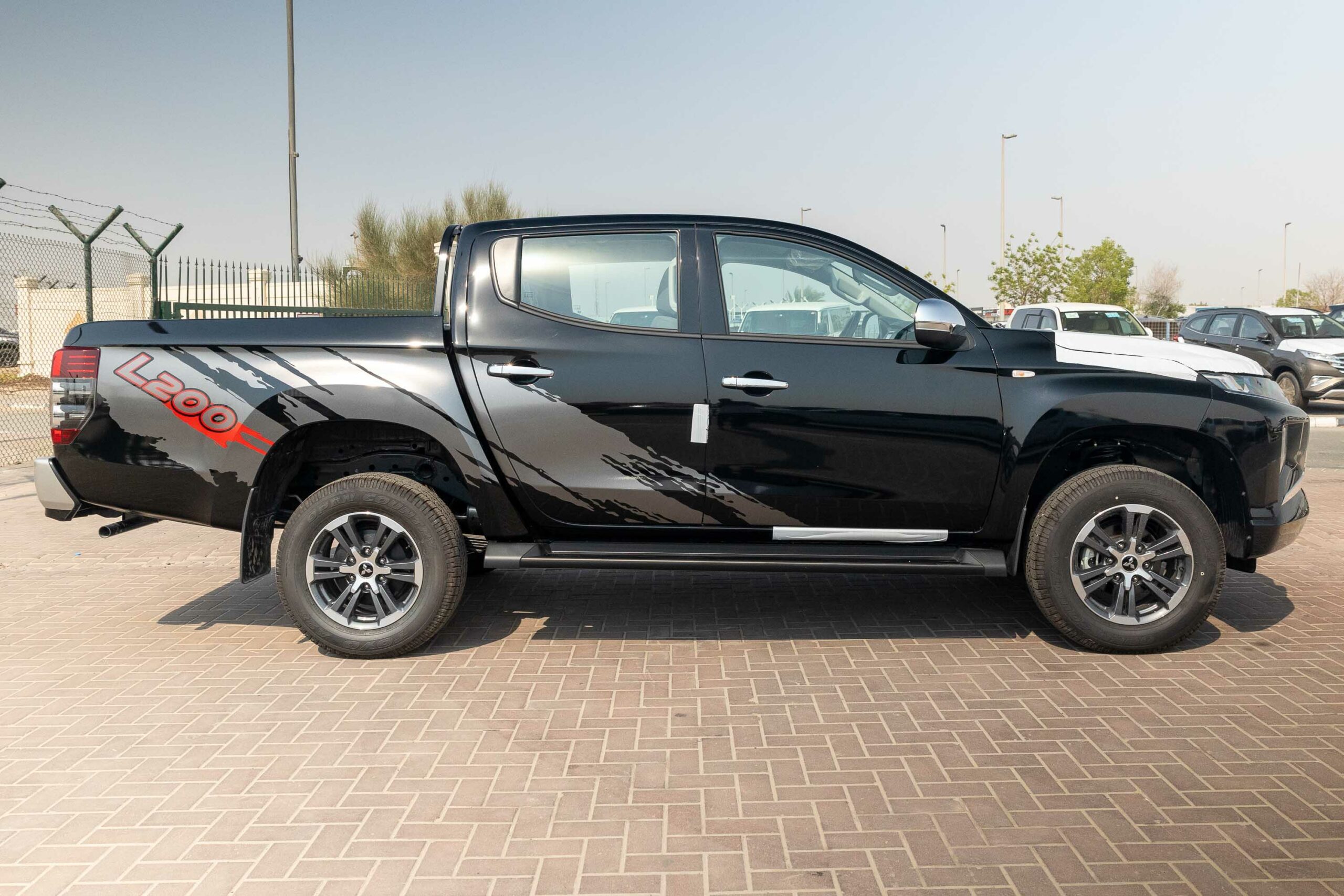 Mitsubishi L200 GLX 2023 – Black
