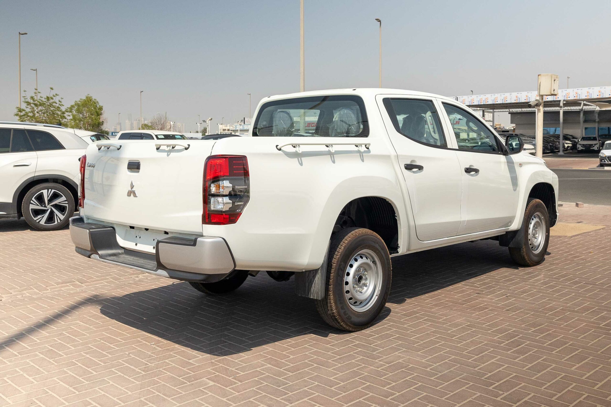 Mitsubishi L200 GL 2023 – White