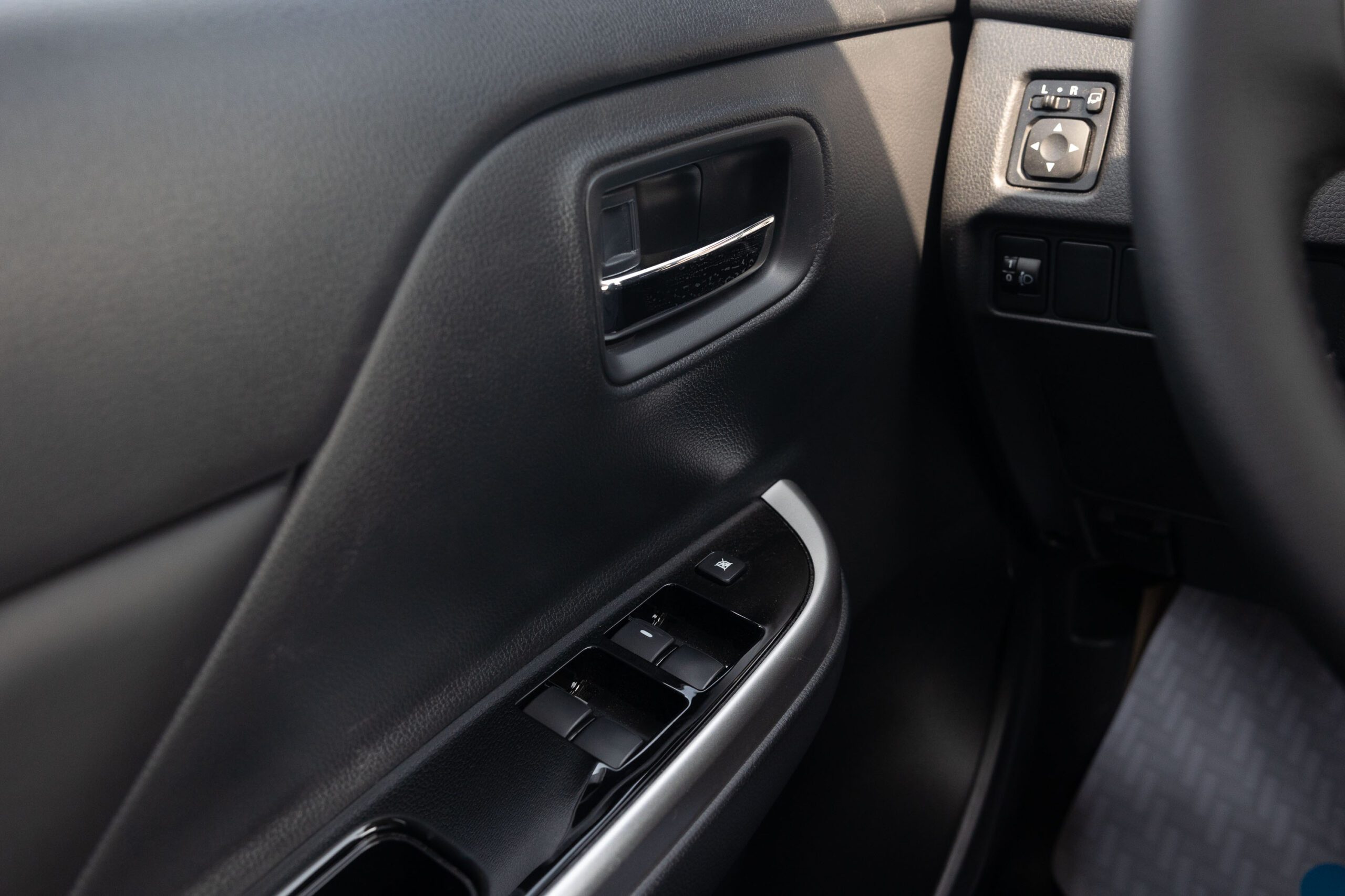 Mitsubishi L200 Sportero 2023 – GREY