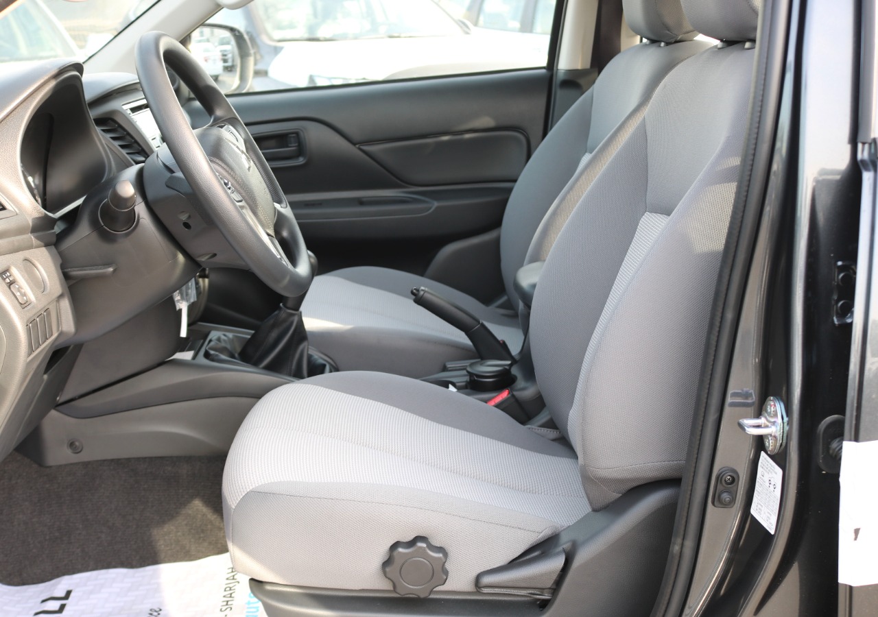 Mitsubishi L200 2023 – Grey
