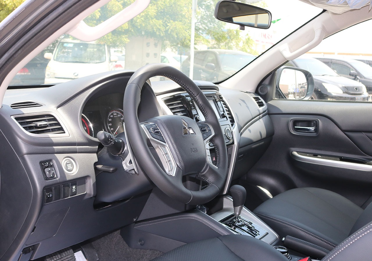 Mitsubishi L200 Sportero 2023 – GREY