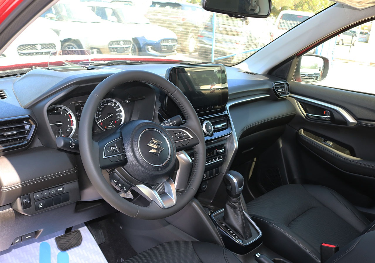 Suzuki Grand Vitara 2023 GLX – Red