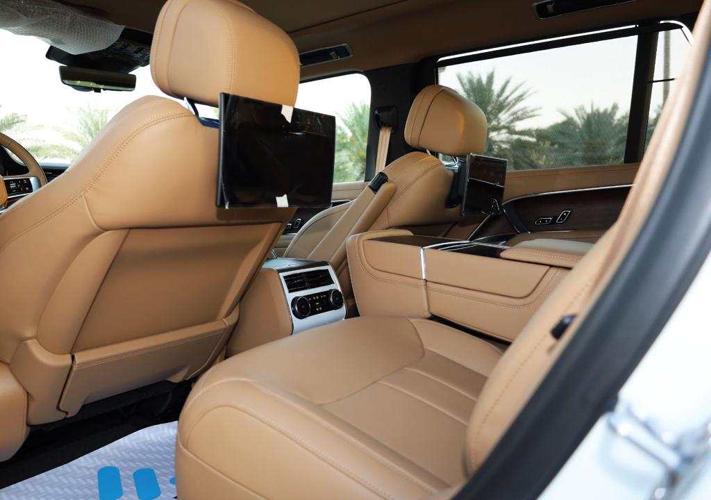 Range Rover Autobiography 2023 – White