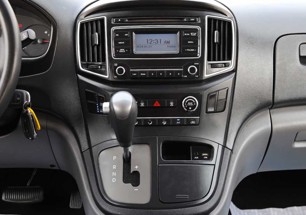 Hyundai H1 2020 Mini Bus for sale in UAE