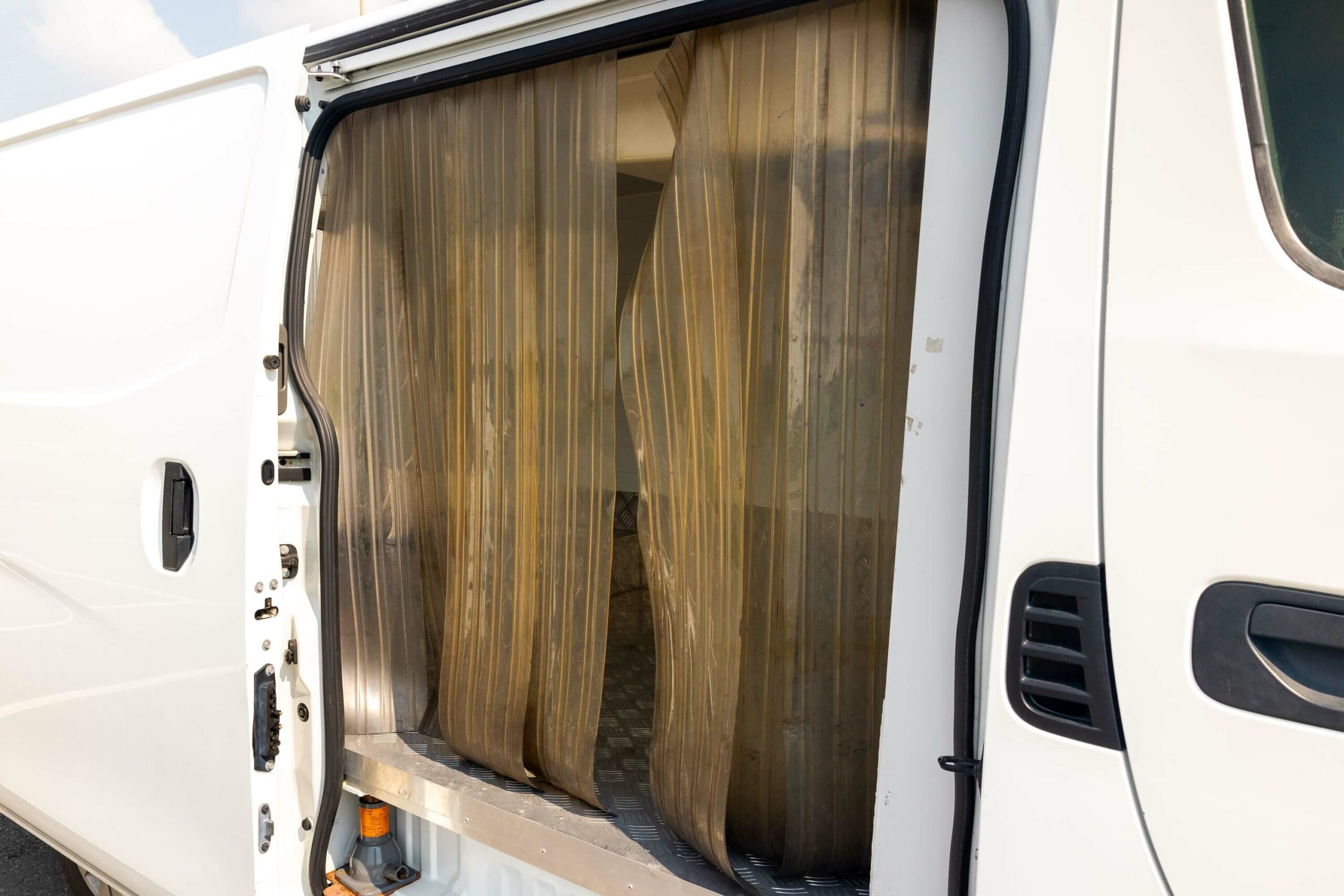 2020 Nissan Urvan NV350 Chiller Van For Sale In UAE