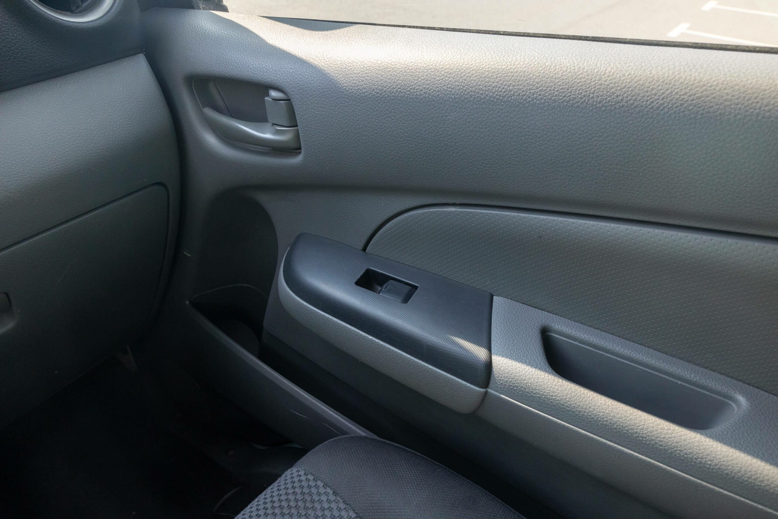 2020 Nissan Urvan NV350 Chiller Van For Sale In UAE