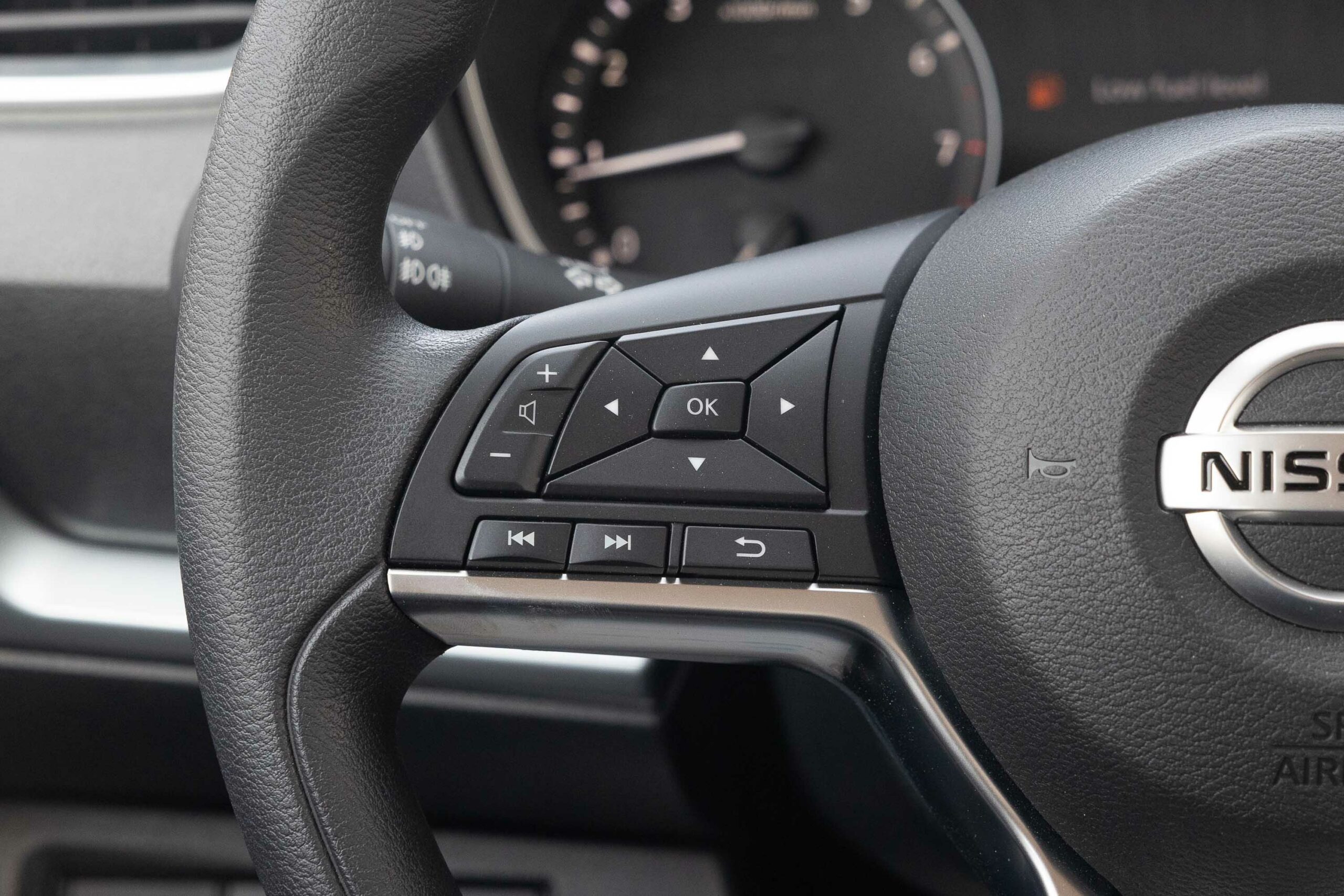 Nissan Xterra 2023 Titanium  – Black