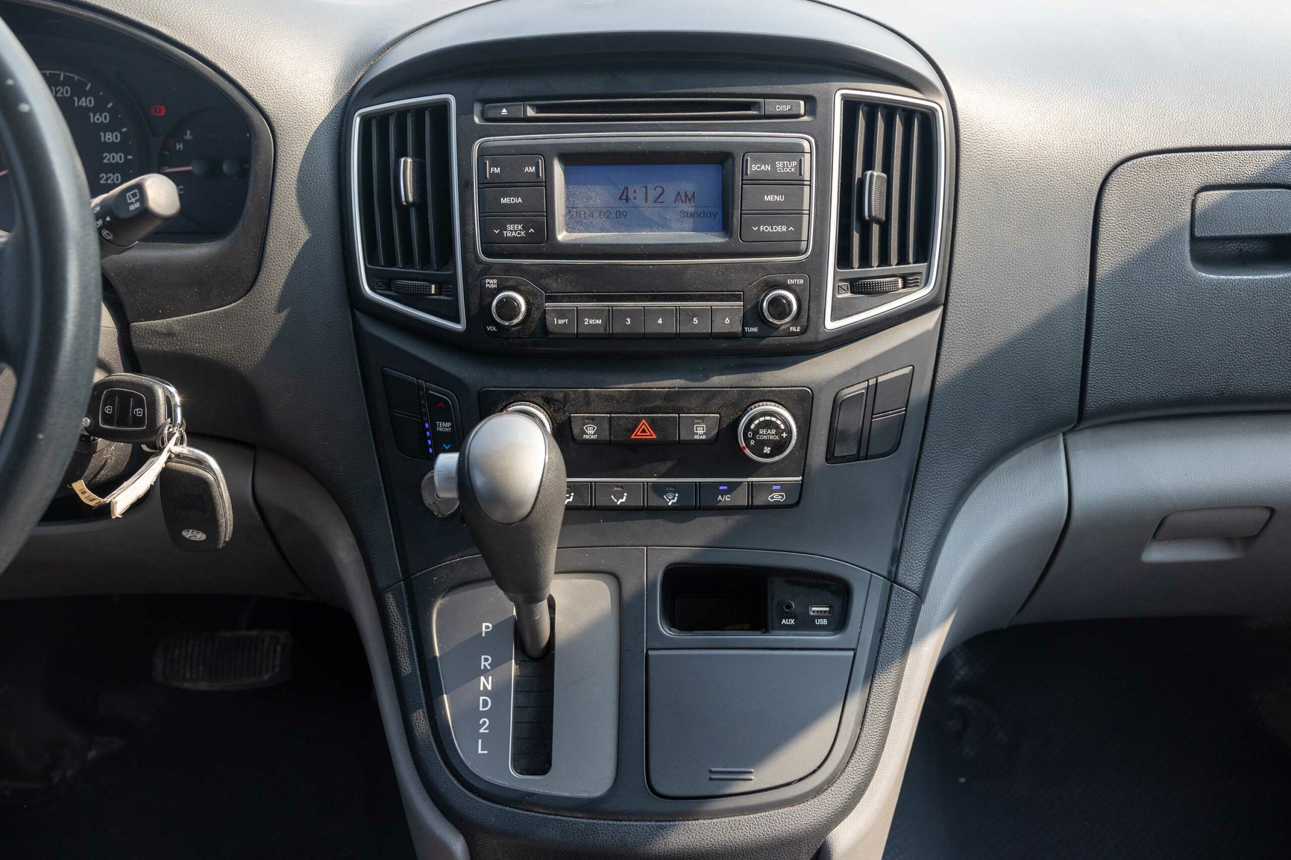 2019 Hyundai H1– White