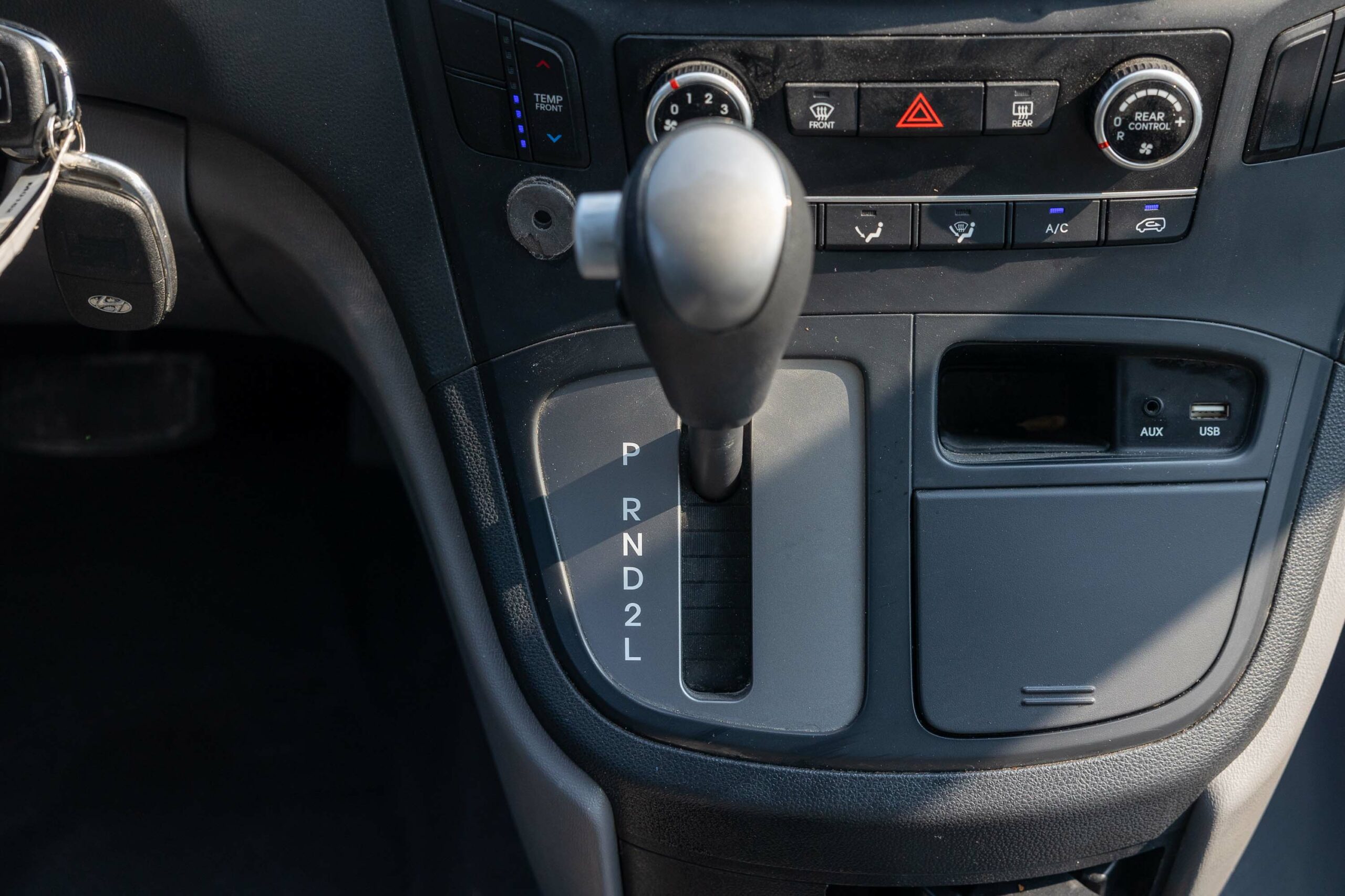 2019 Hyundai H1– White