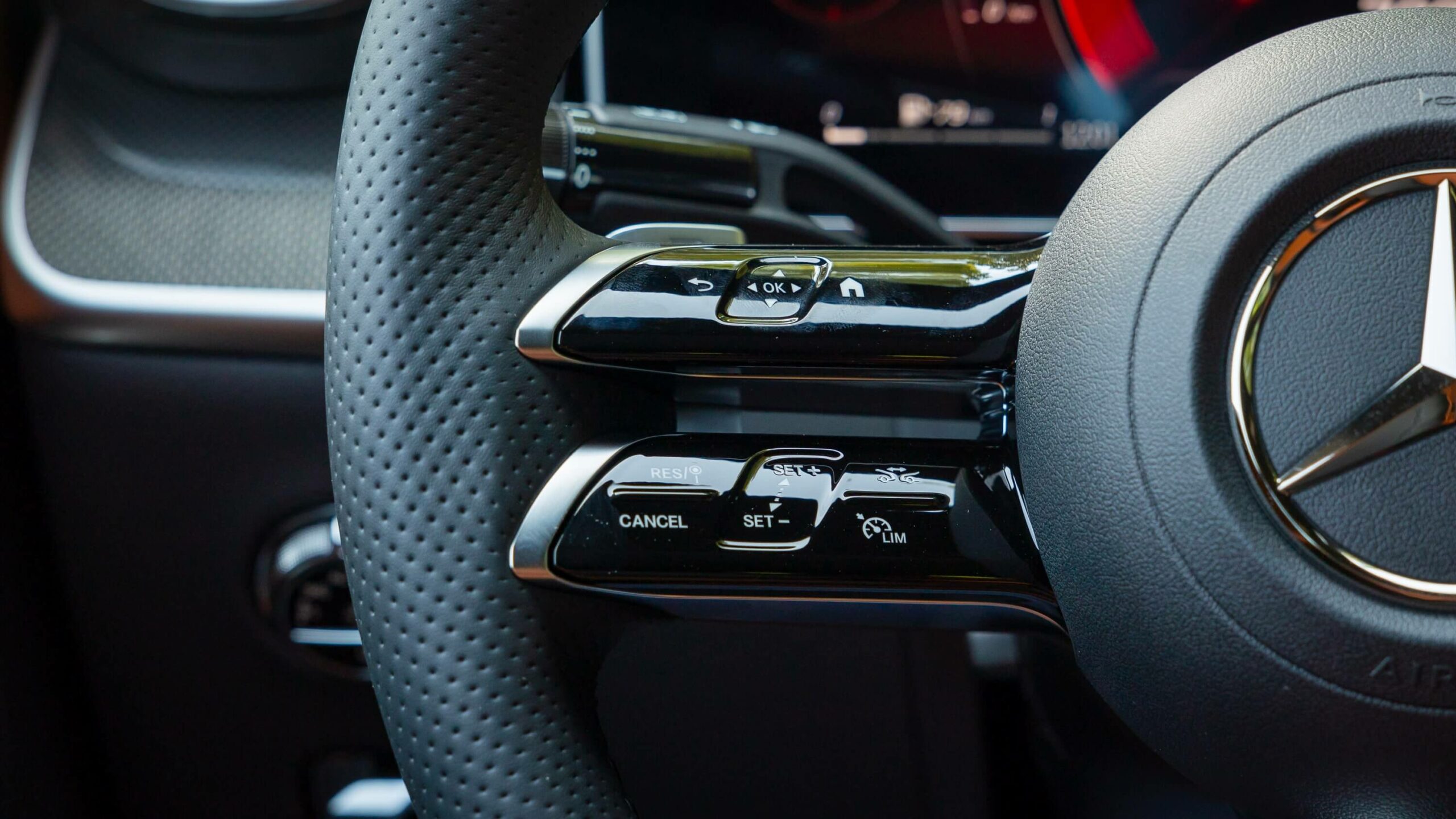 2024 Mercedes GLC200 for Sale in UAE