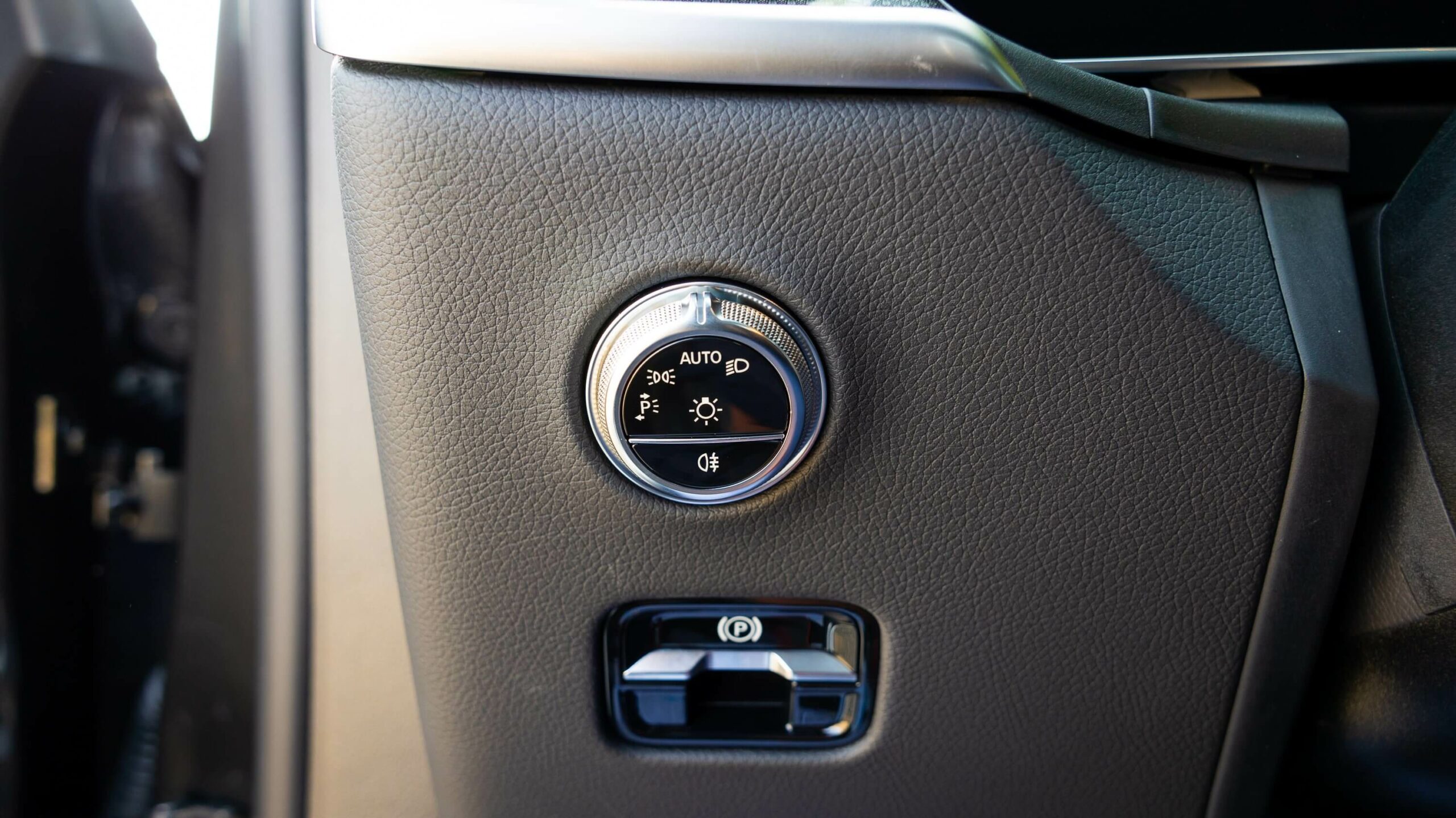 2024 Mercedes GLC200 for Sale in UAE