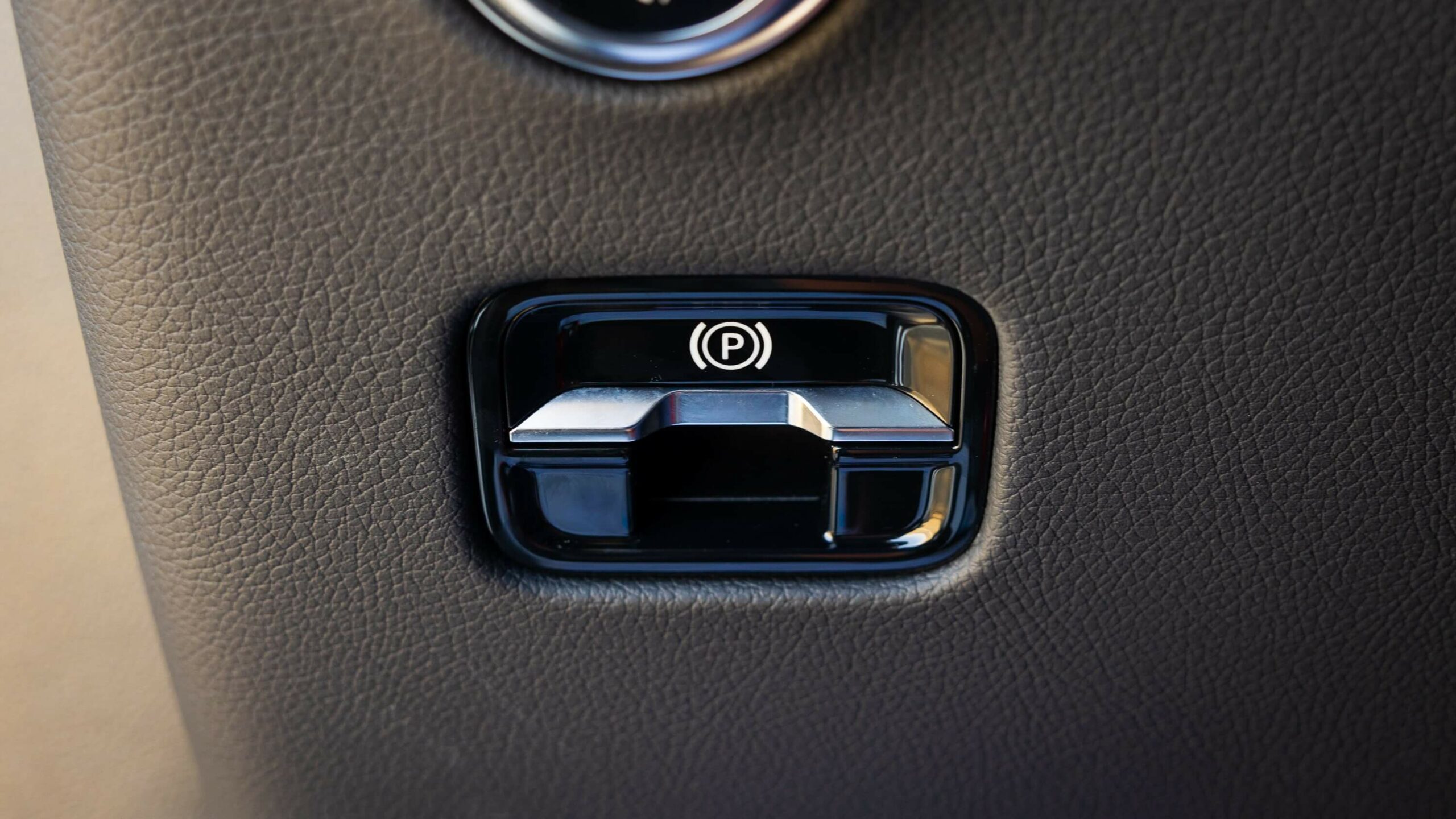 2024 Mercedes GLC200 for Sale in UAE