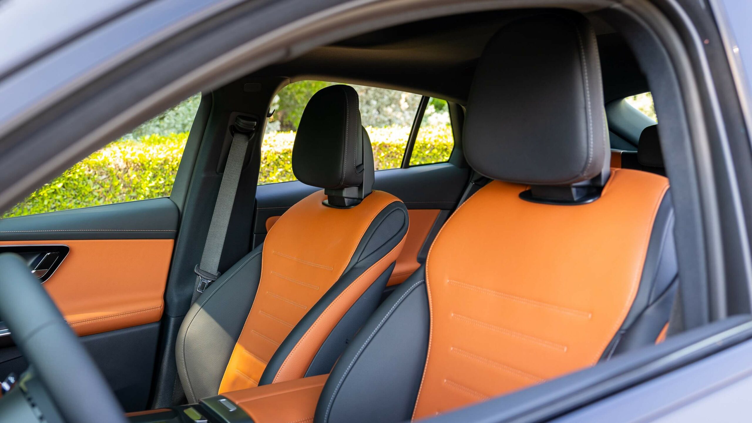 2024 Mercedes GLC200 for Sale in UAE