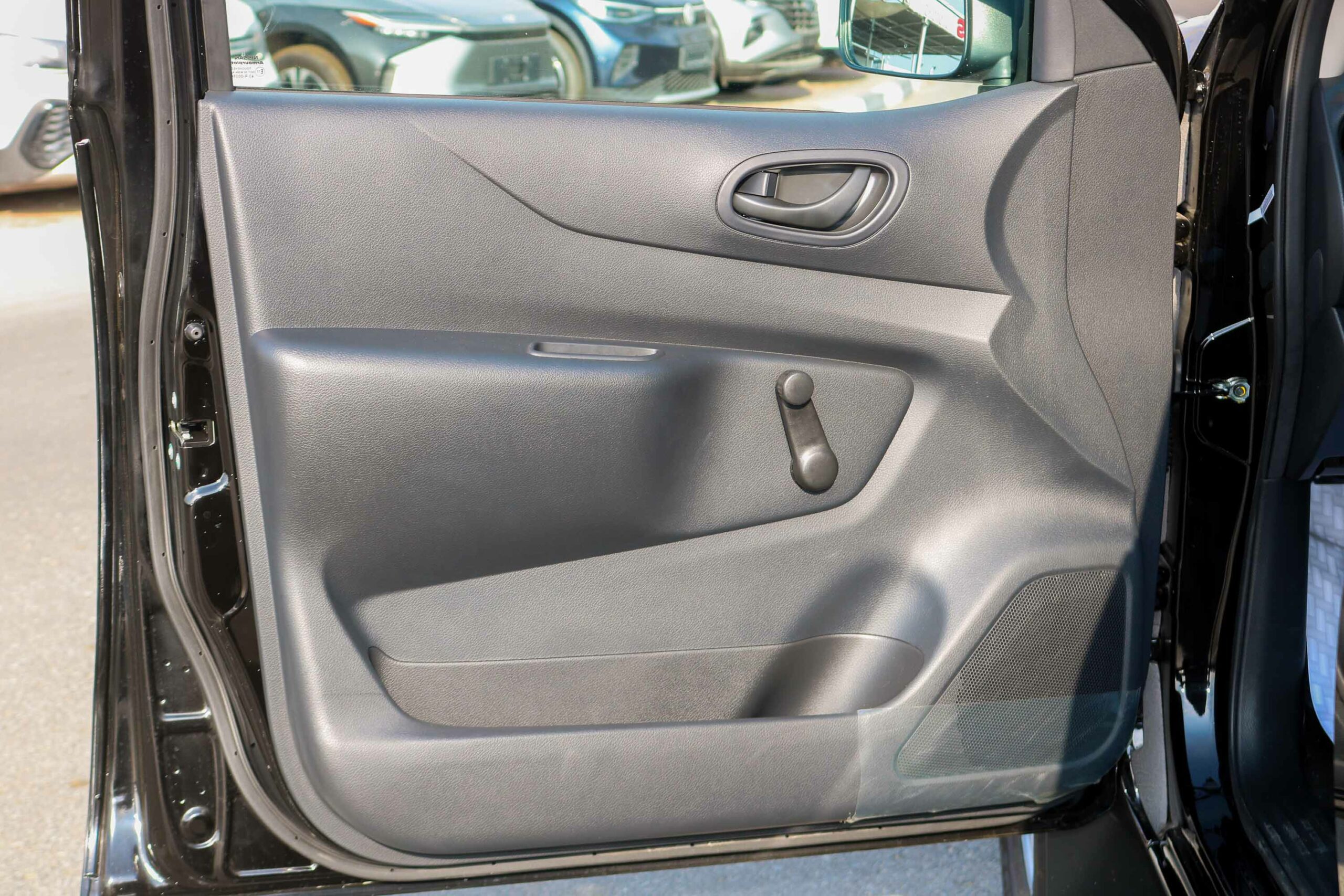 2023 Nissan Navara XE – Black