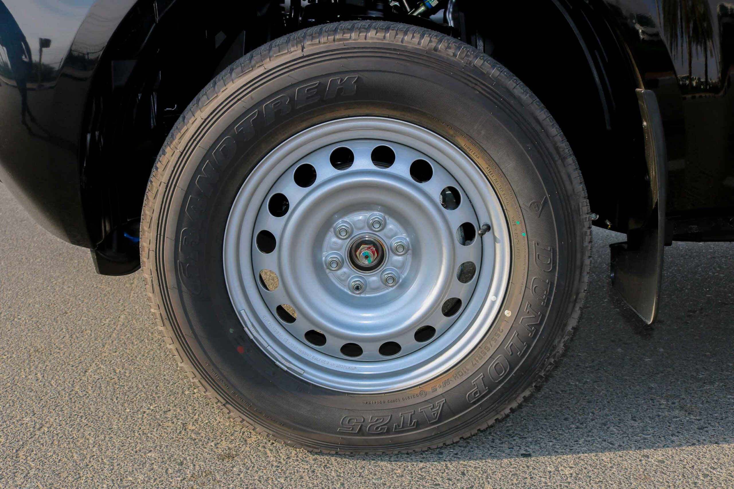 2023 Nissan Navara XE – Black