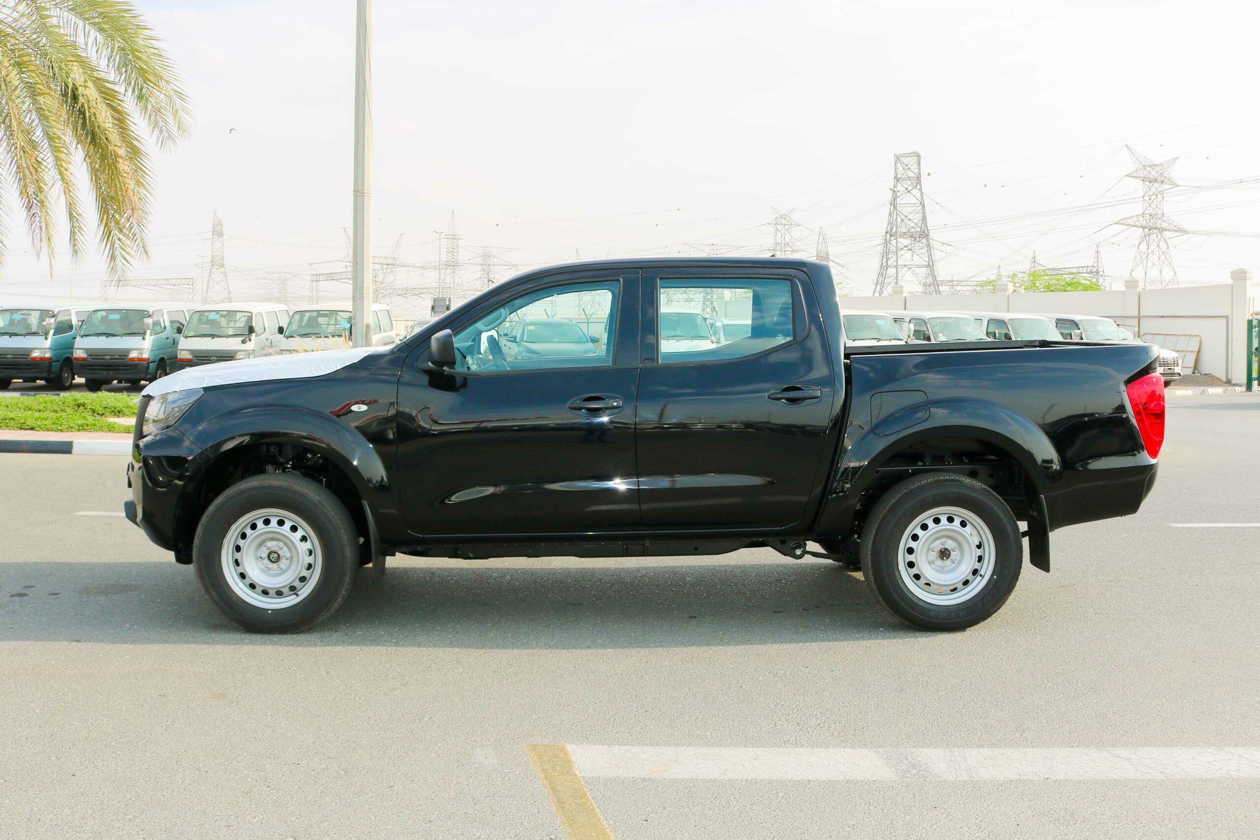 2023 Nissan Navara XE – Black