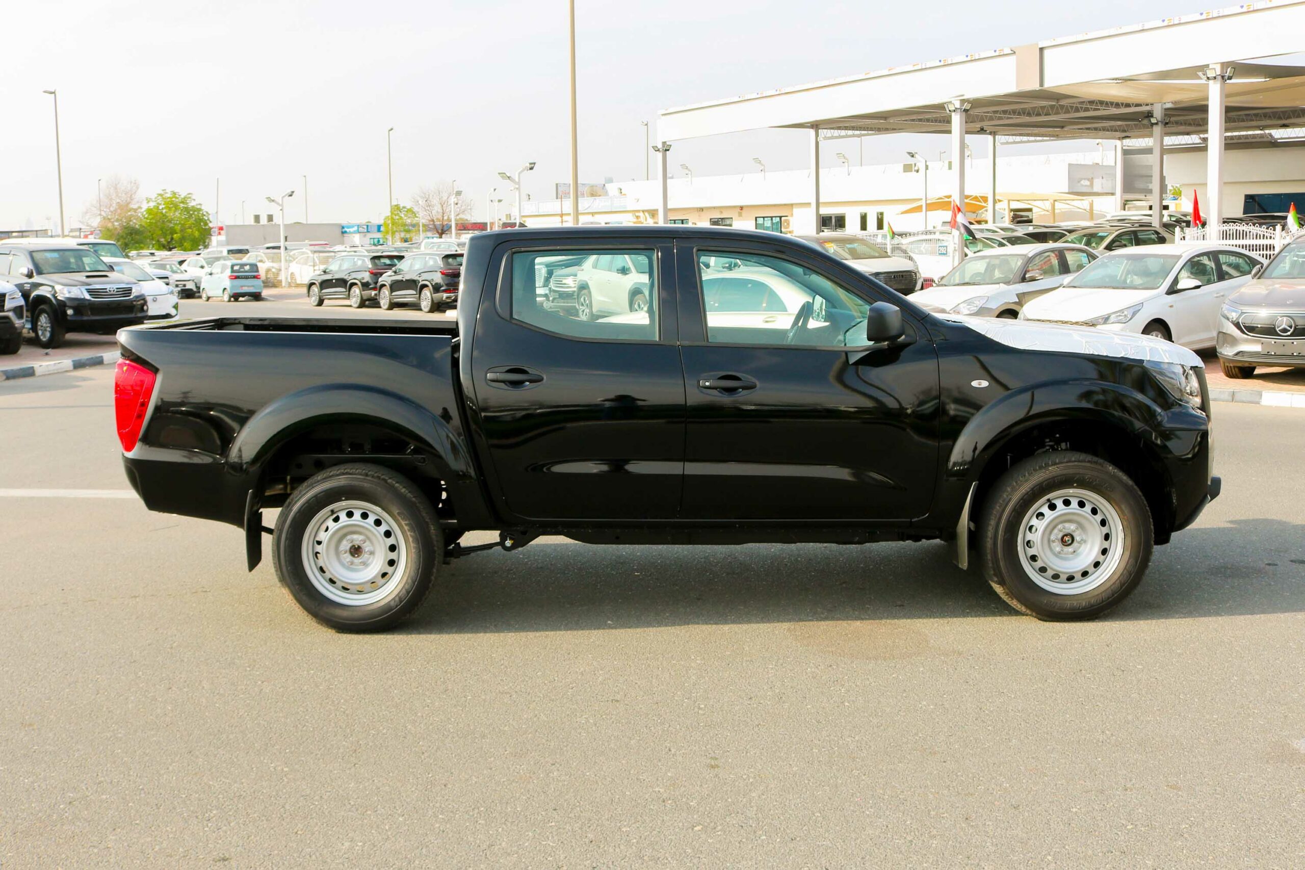 2023 Nissan Navara XE – Black