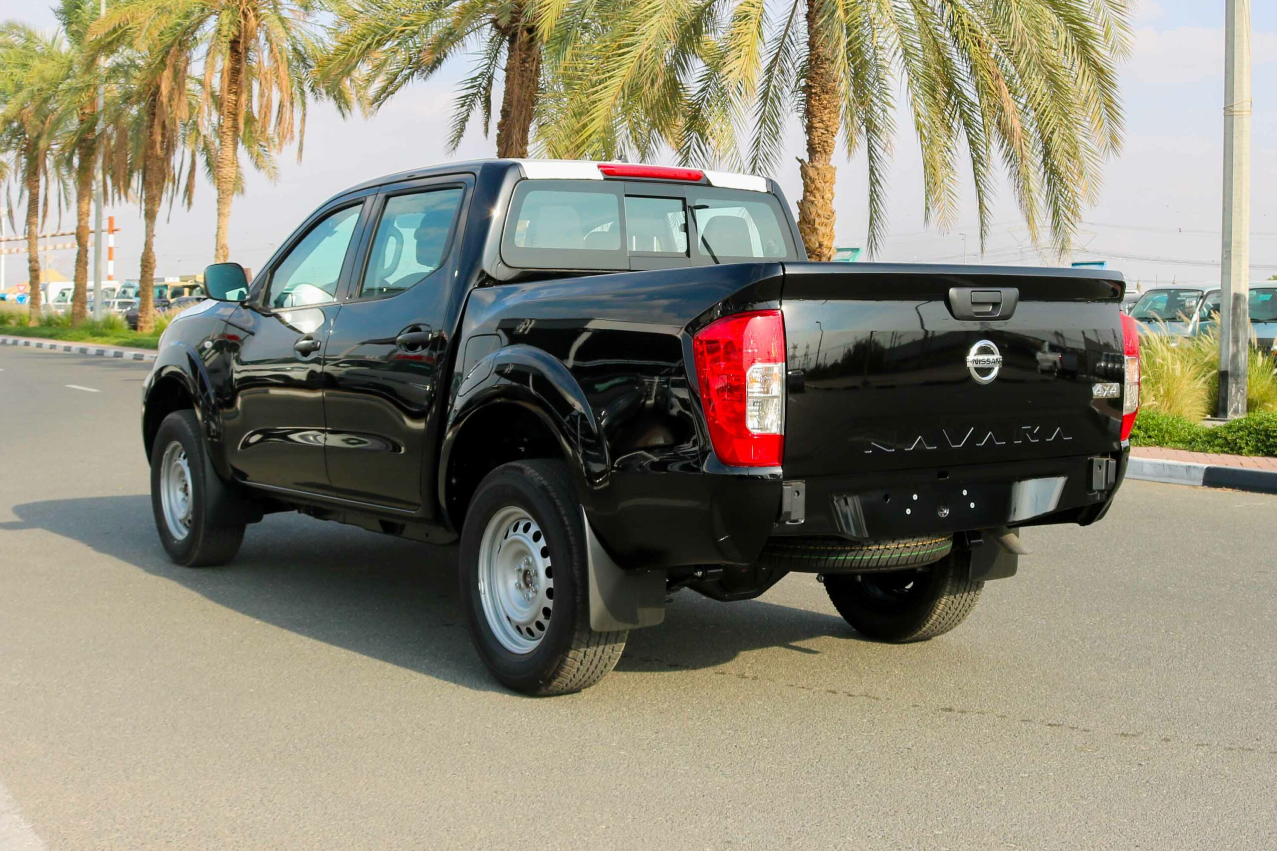 2023 Nissan Navara XE – Black