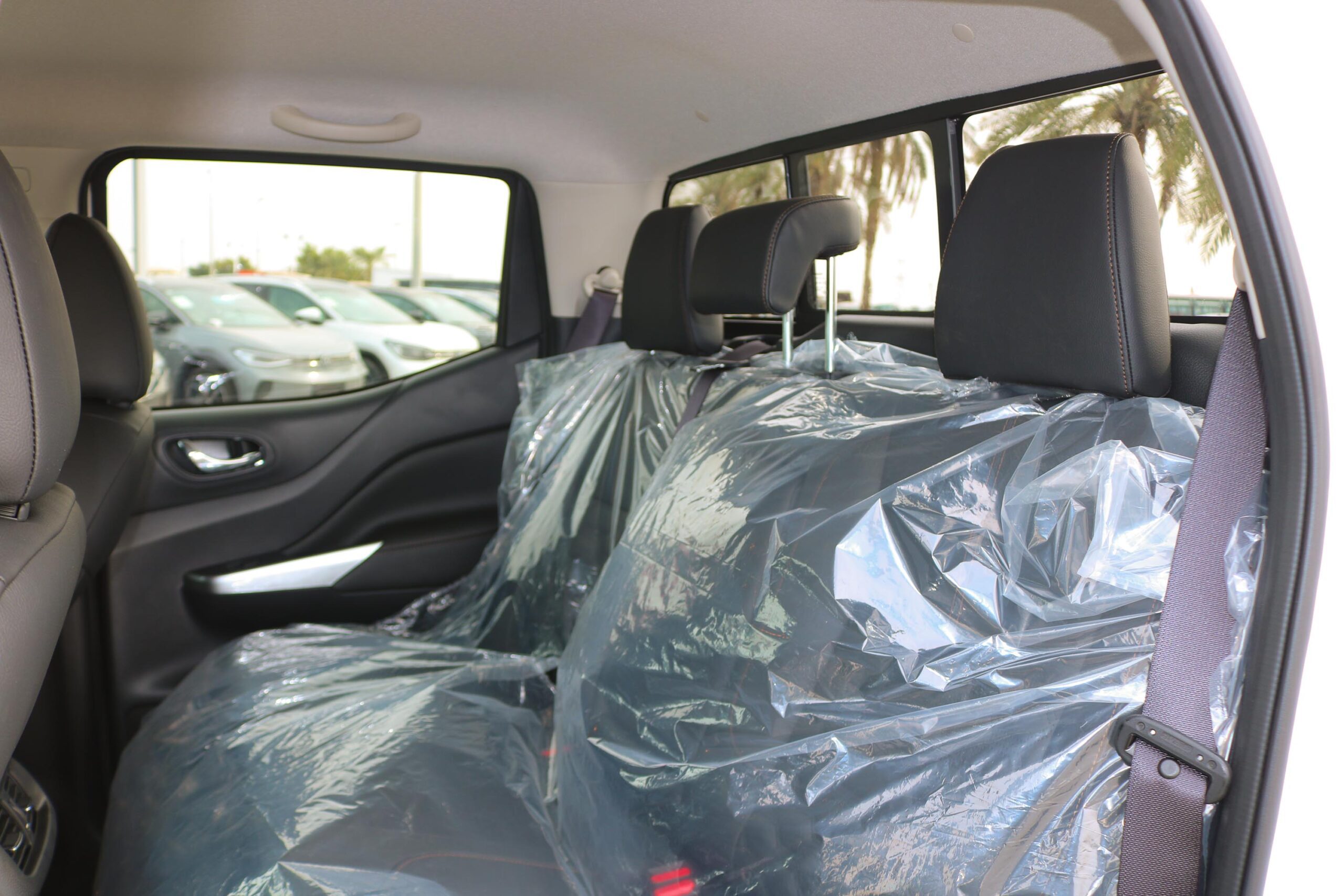 Nissan Navara LE 2023- White