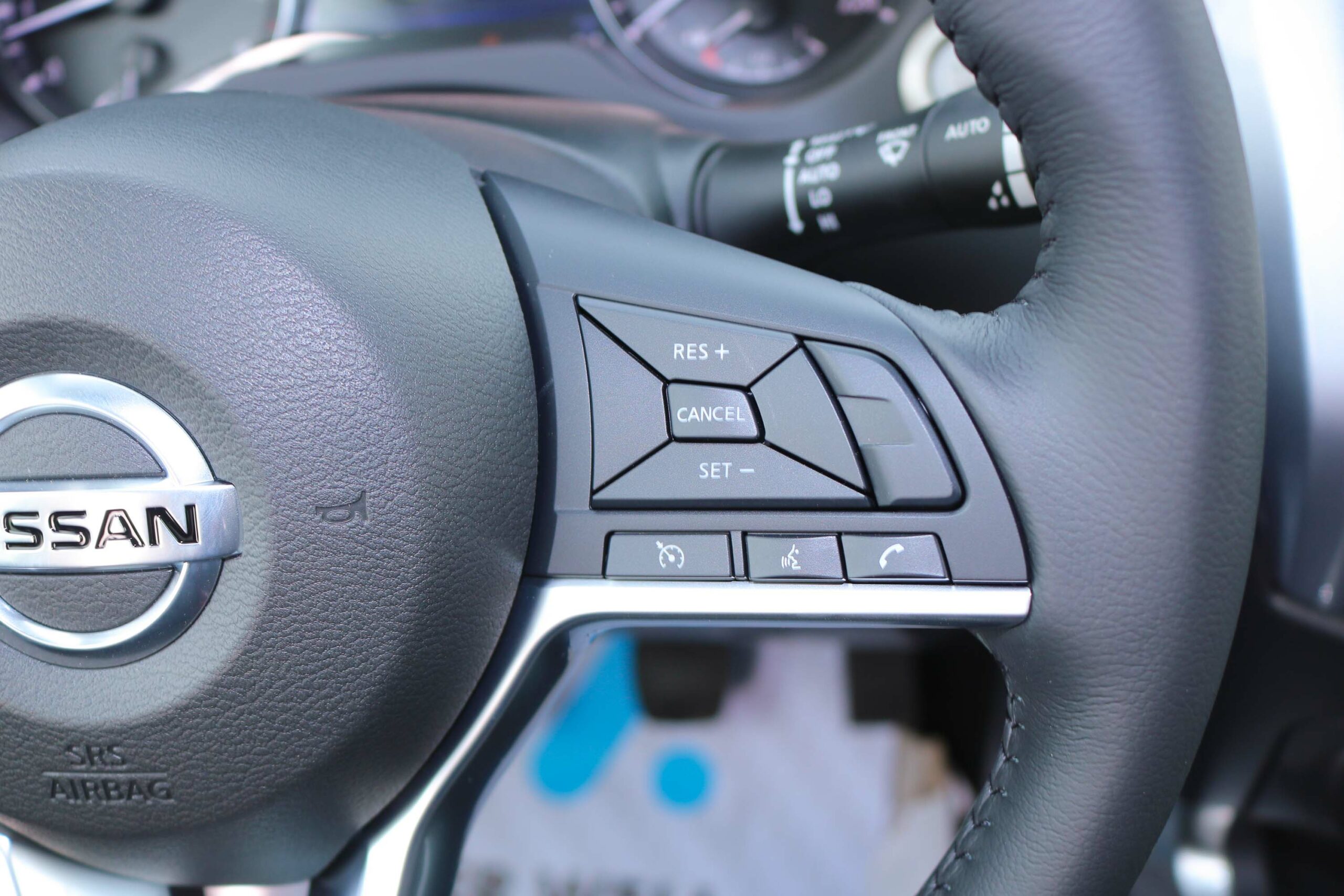 Nissan Navara LE 2023- White