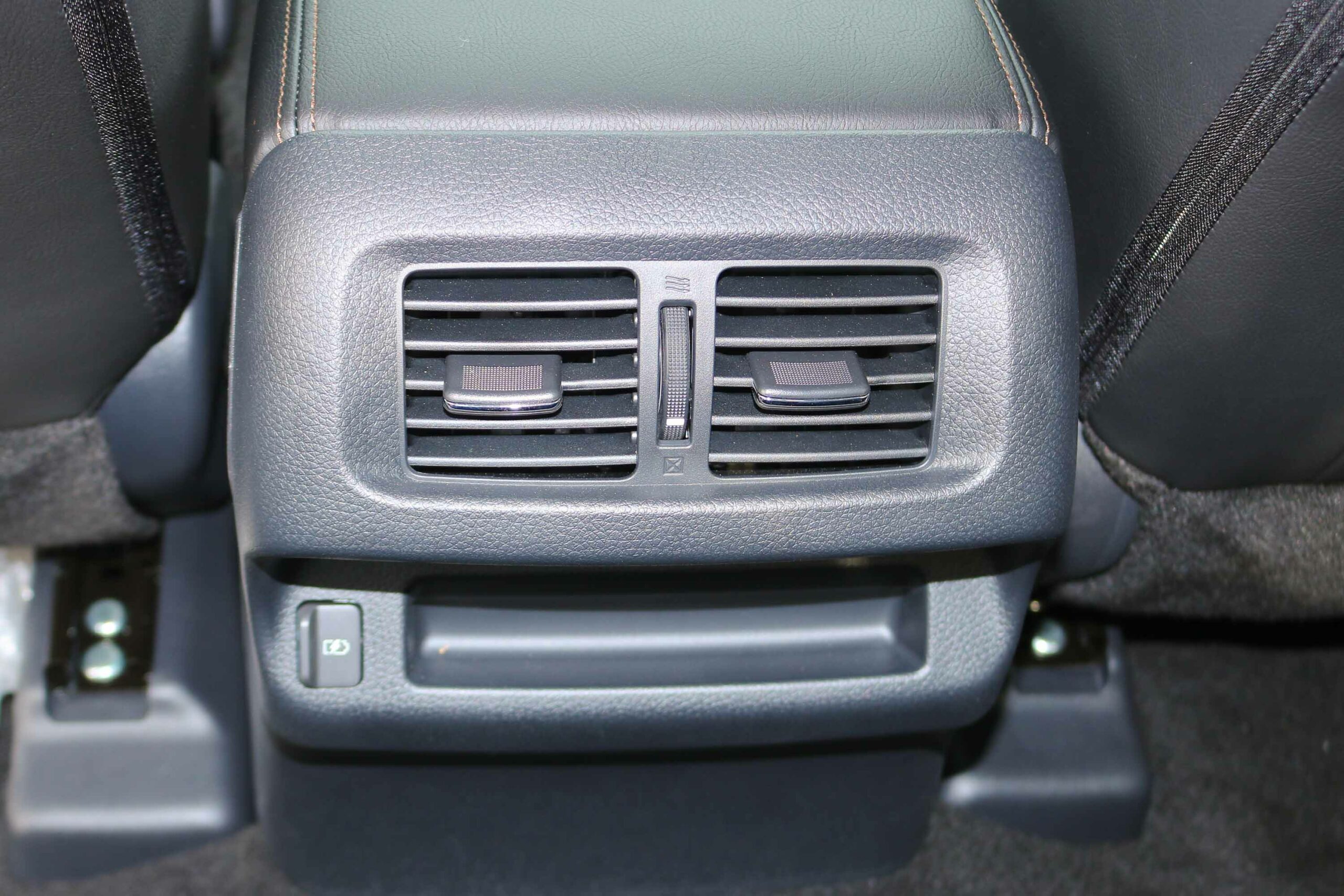 Nissan Navara LE 2023- White