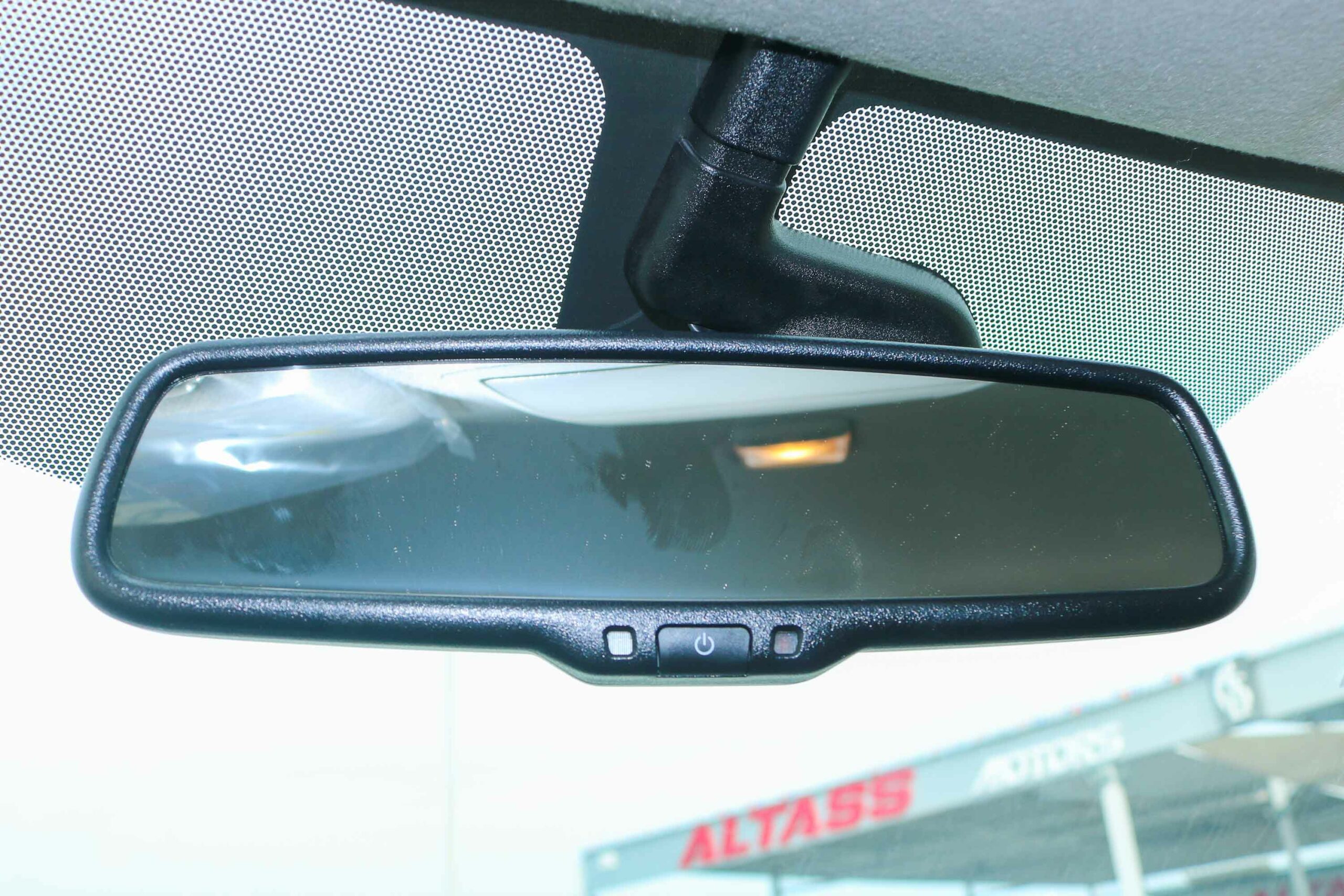 Nissan Navara LE 2023- White