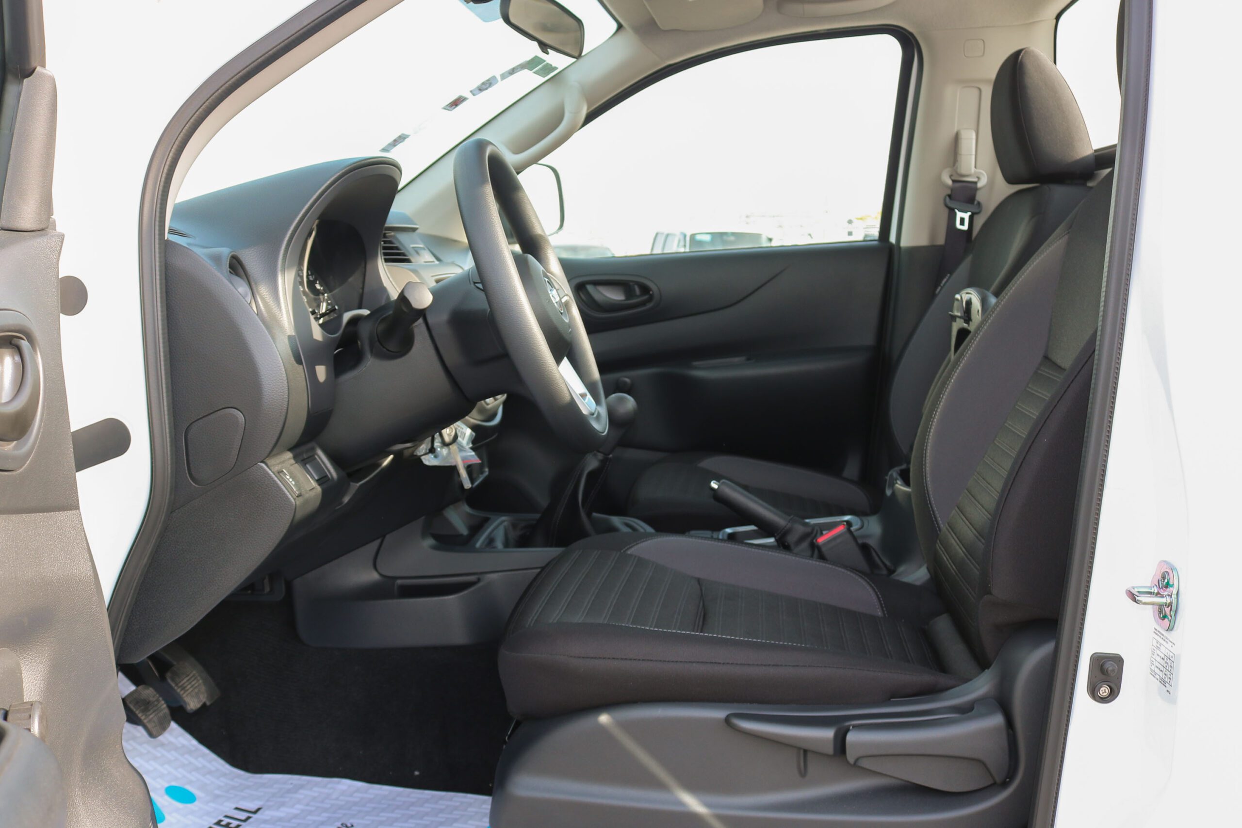 Nissan Navara XE 2023 For Sale In UAE