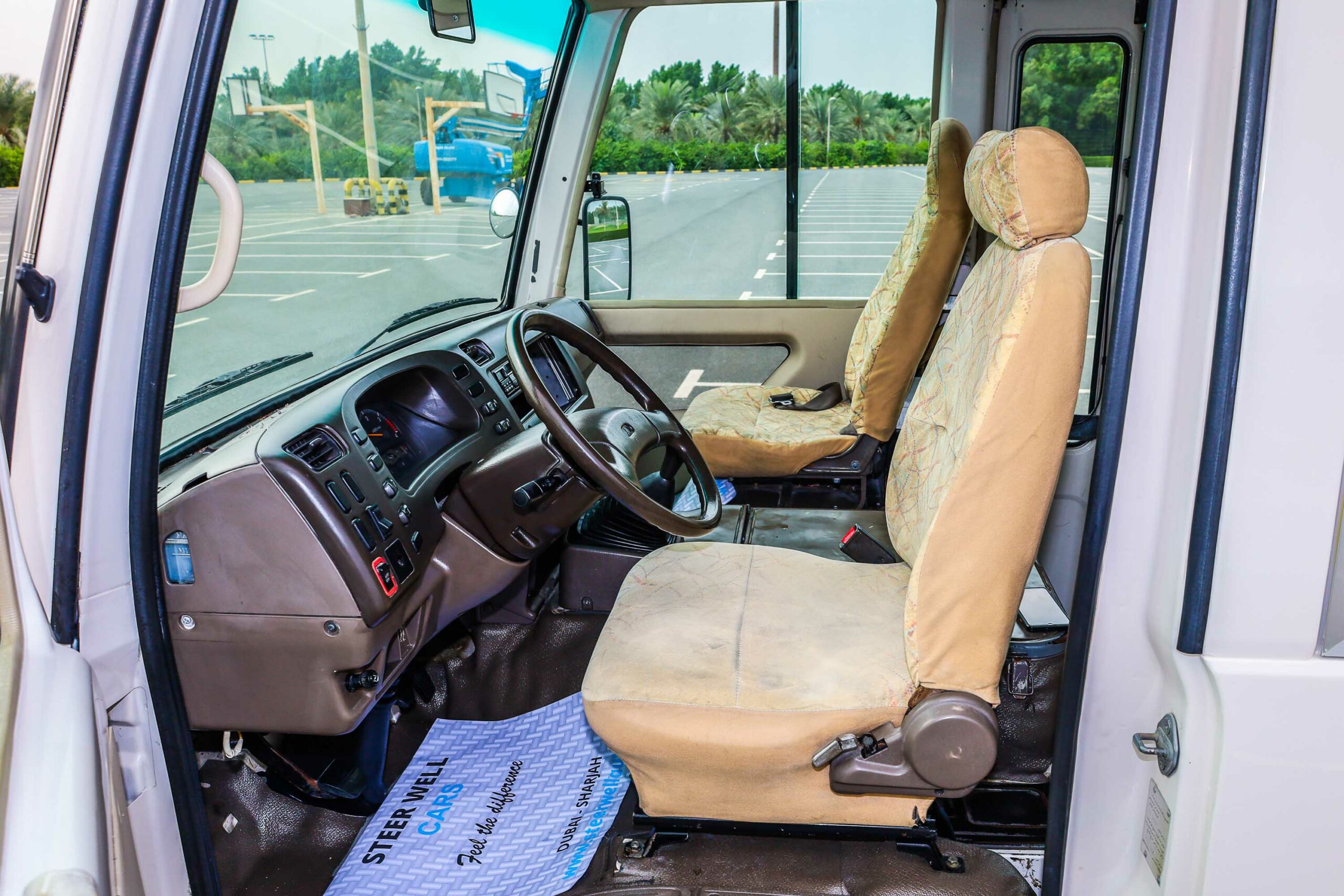 2008 Mitsubishi Rosa  – White