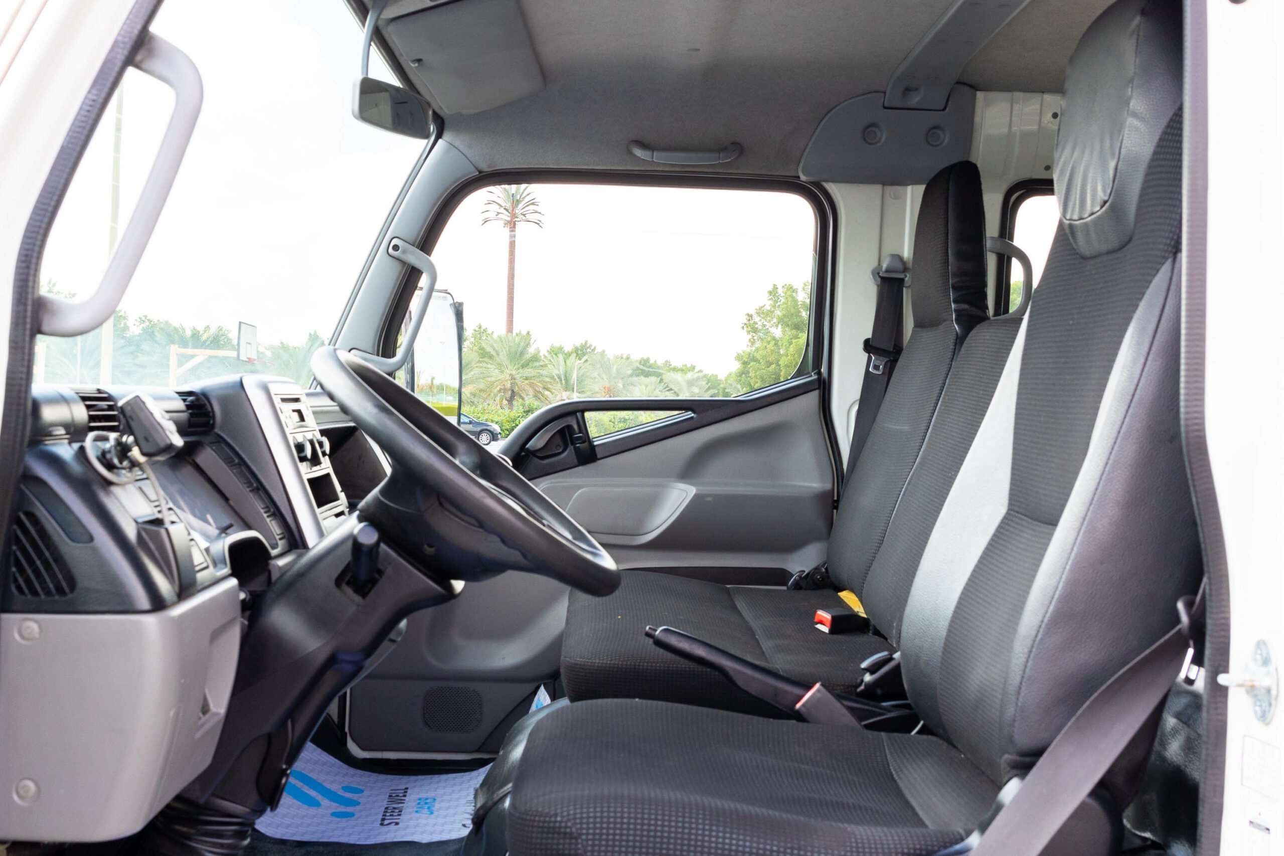 Mitsubishi Canter 2017 Dual Cabin – White