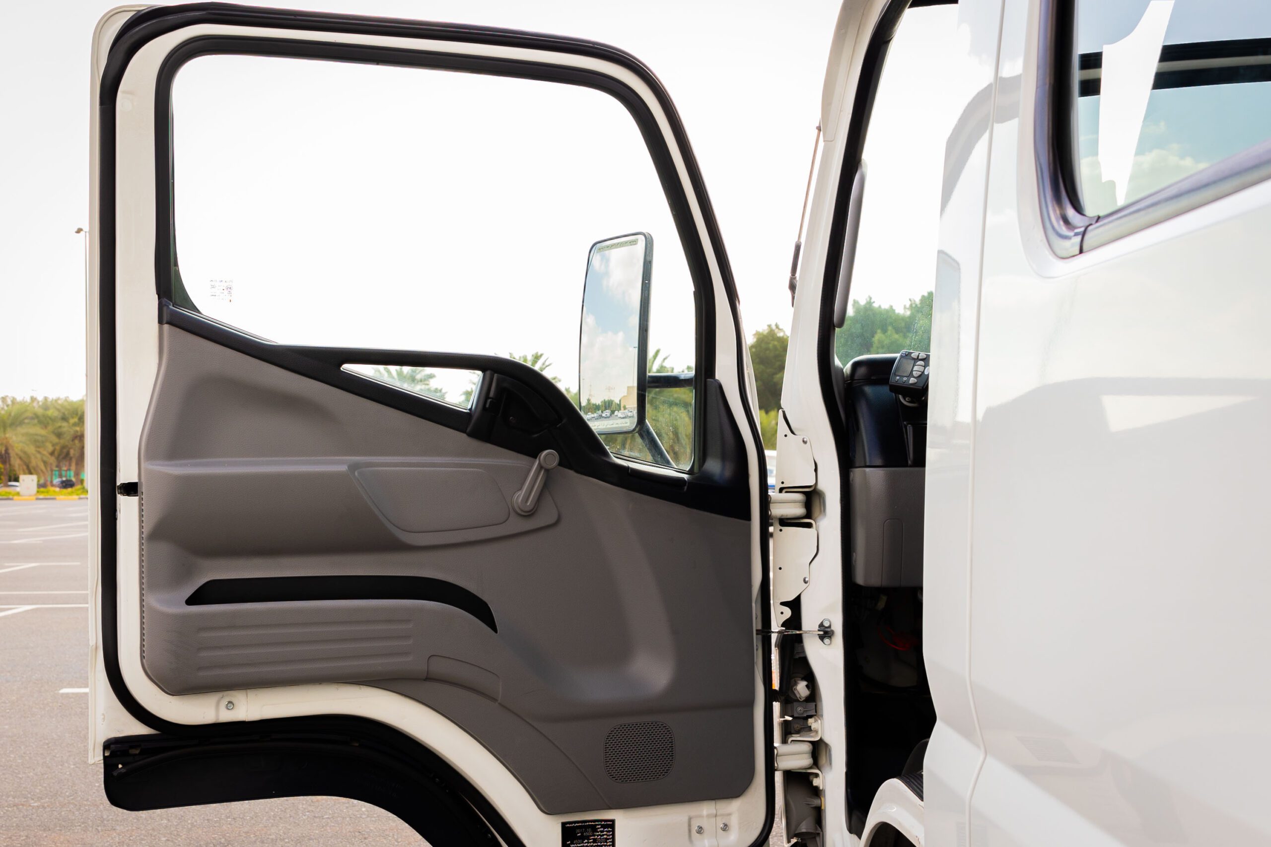 Mitsubishi Canter 2017 Dual Cabin – White