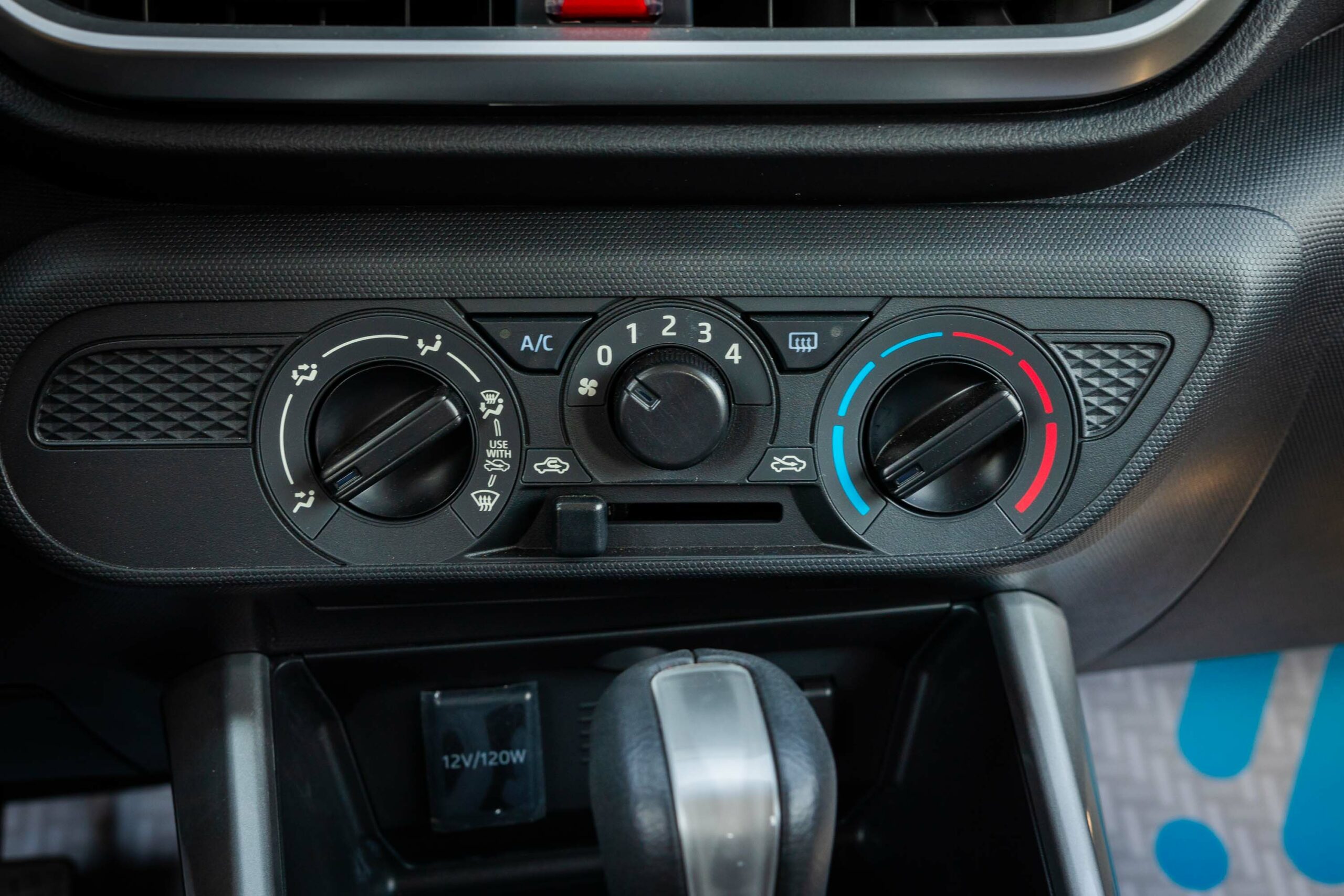 Toyota Raize 2023 G – Blue