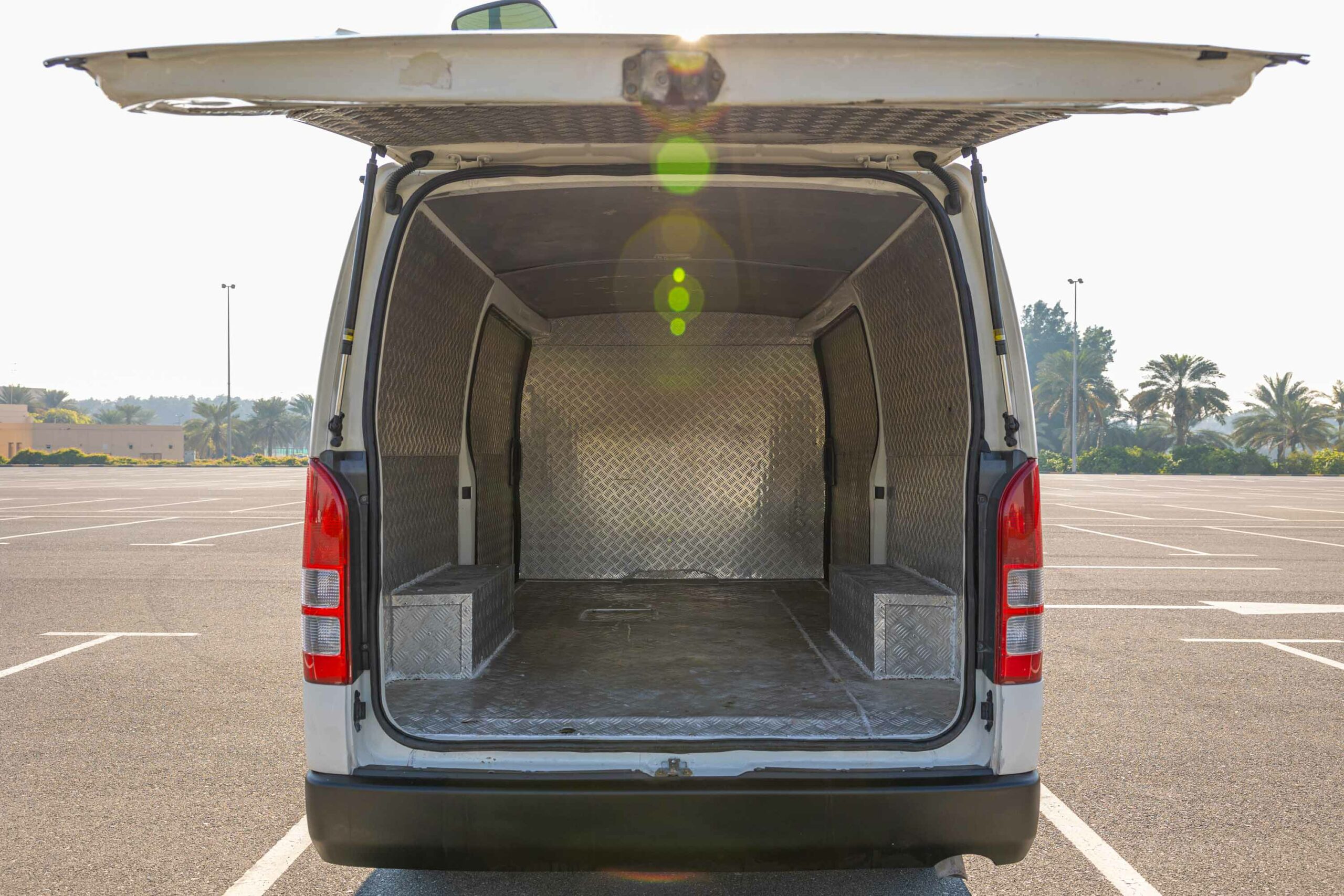 Standard Roof Dry Van For Sale In UAE