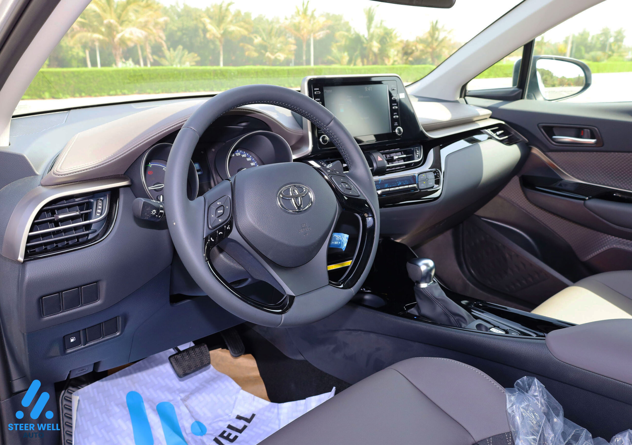 Toyota CHR Hybrid 2023 – Silver