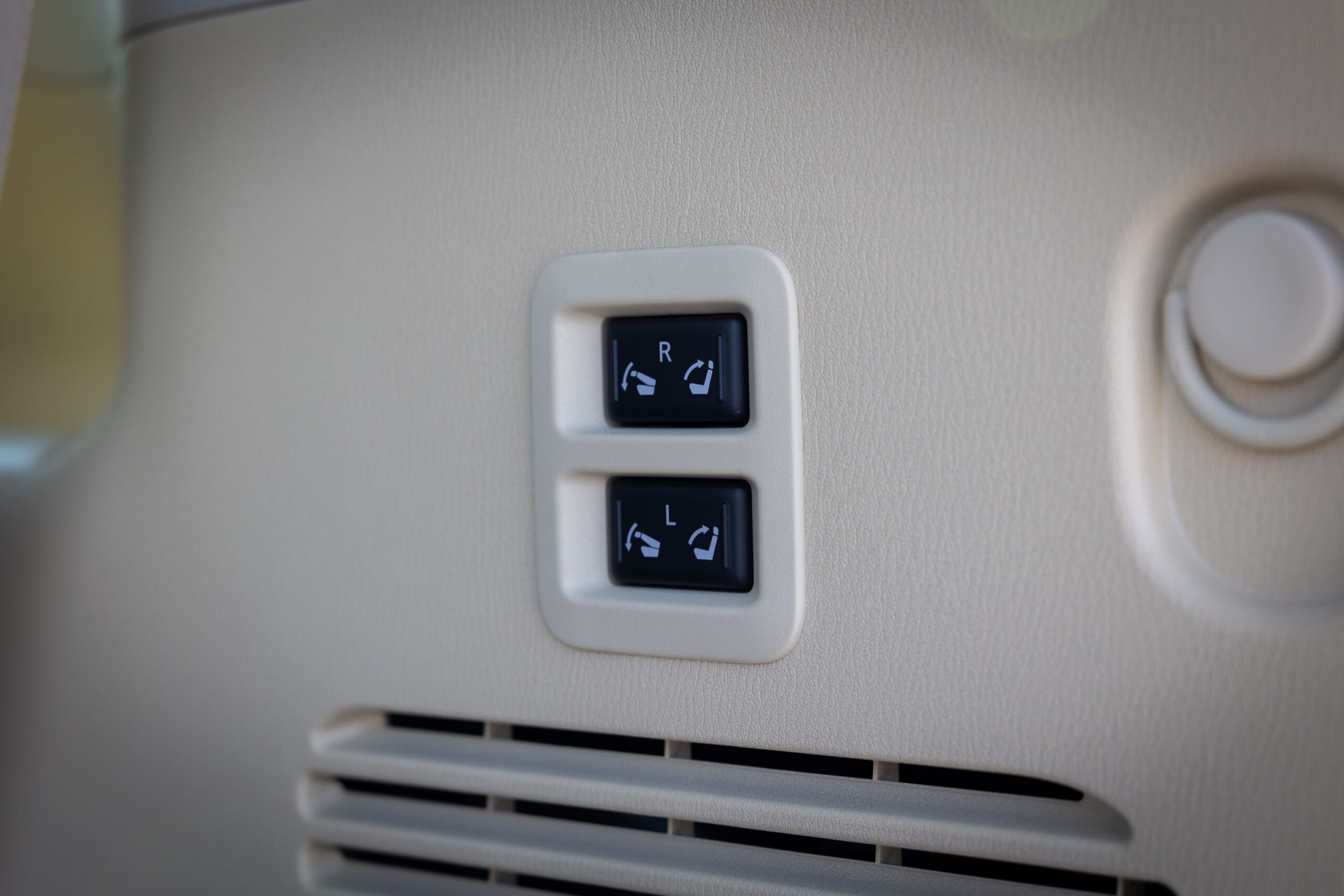 2024 Nissan Patrol LE Titanium – White