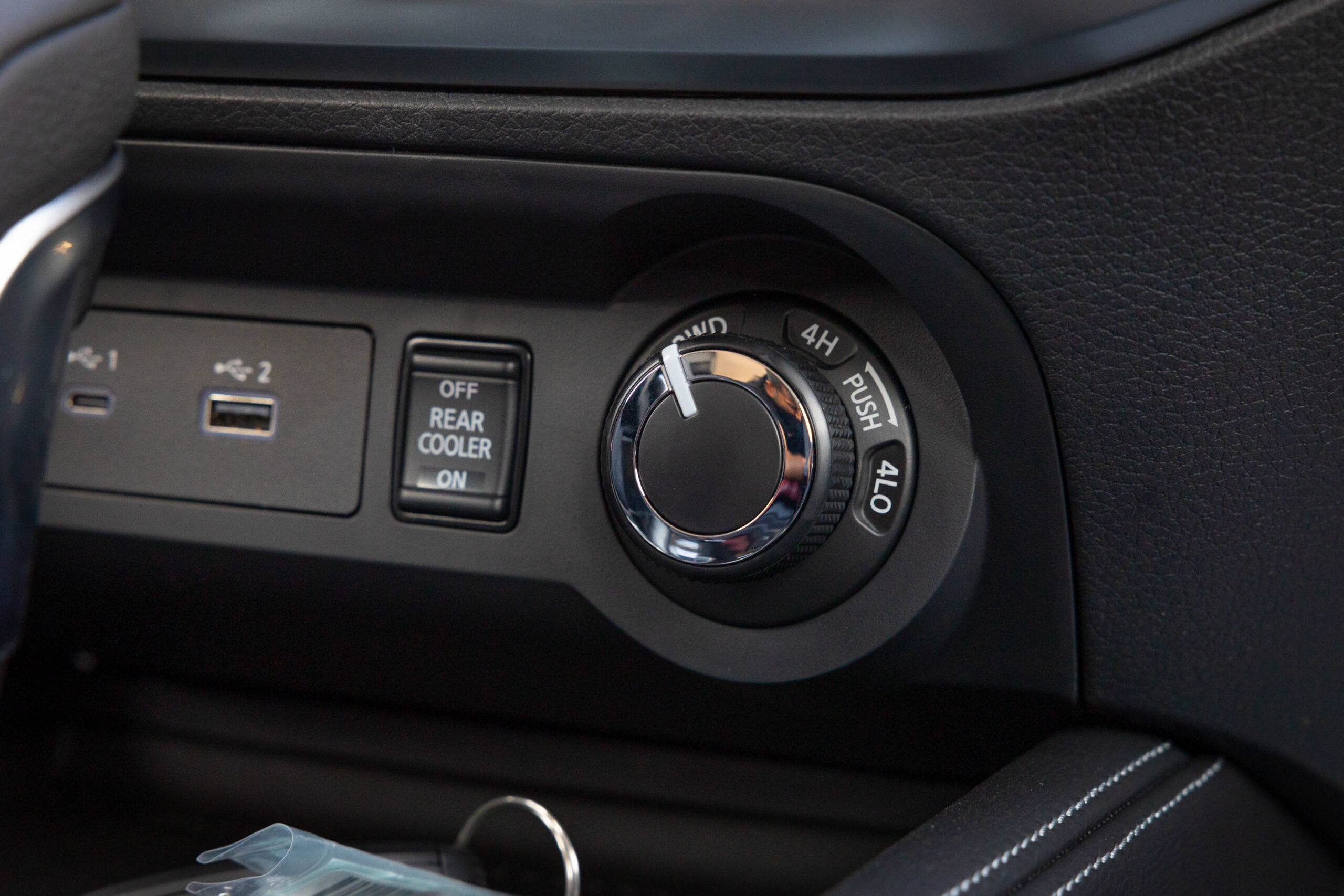 Nissan X Terra 2023 Platinum – Silver