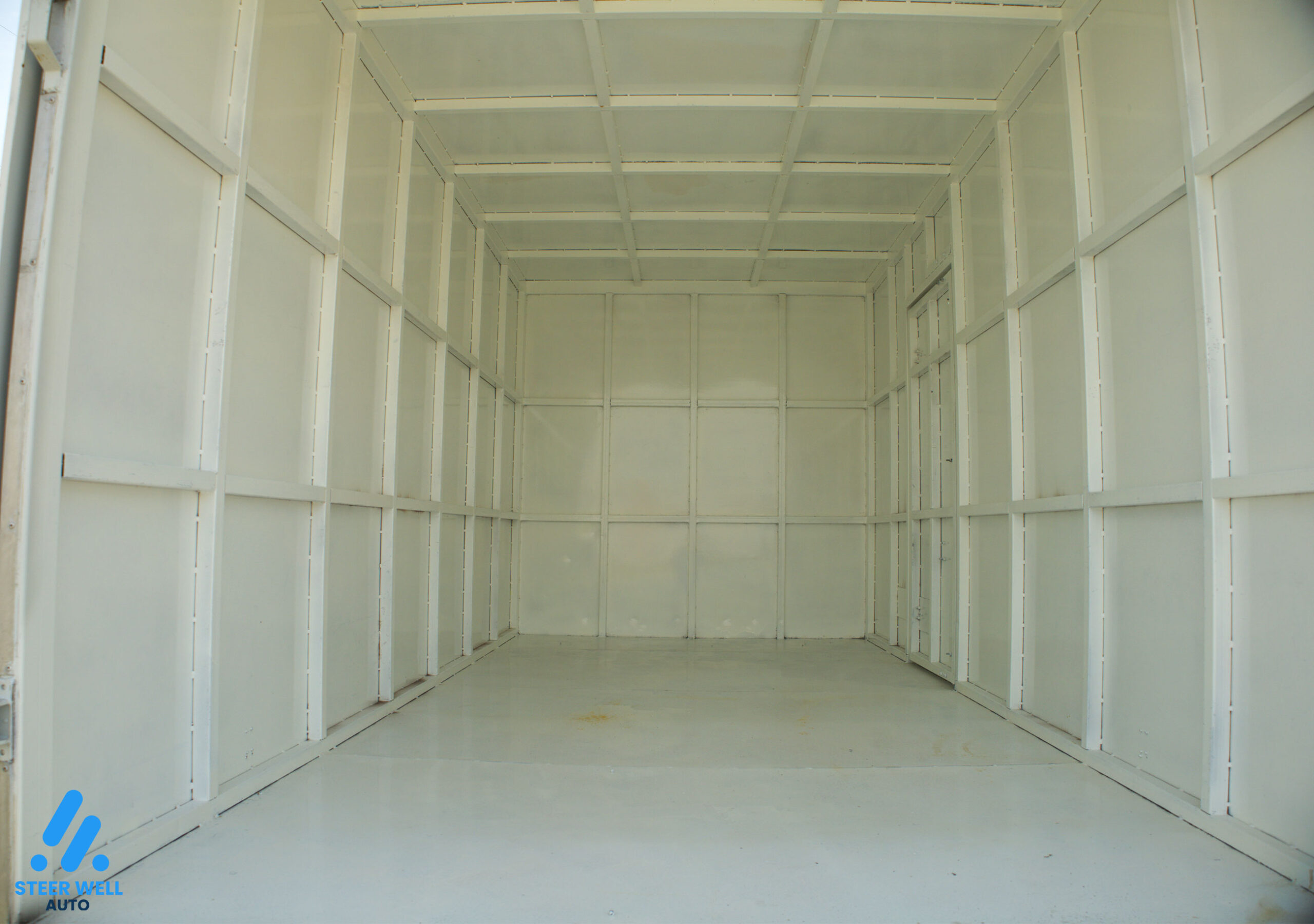 dry box truck for sale in uae