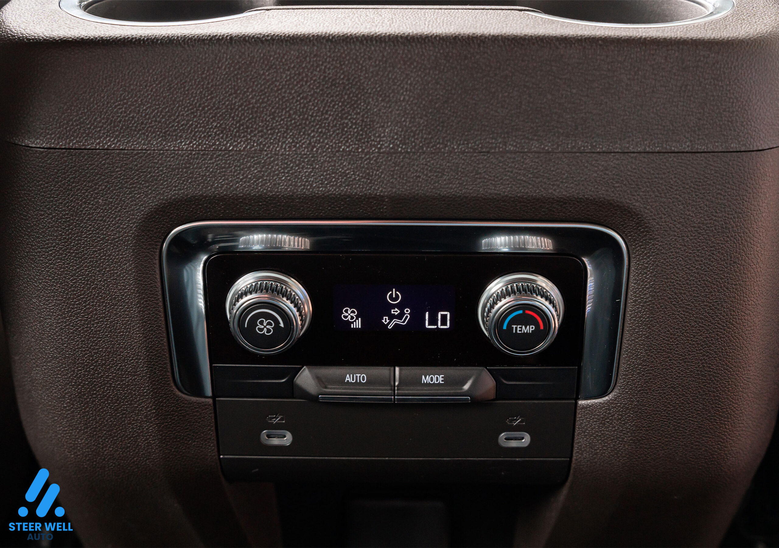 2024 GMC Yukon SLE – Black